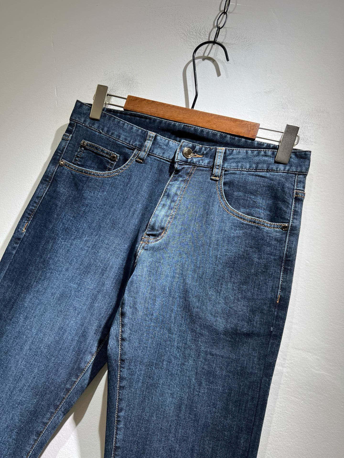 Zegna 杰尼亚 2025秋冬新款男士休闲牛仔裤，压轴的渠道货出现了！！柜台同步销售！ 毫不夸张的说，