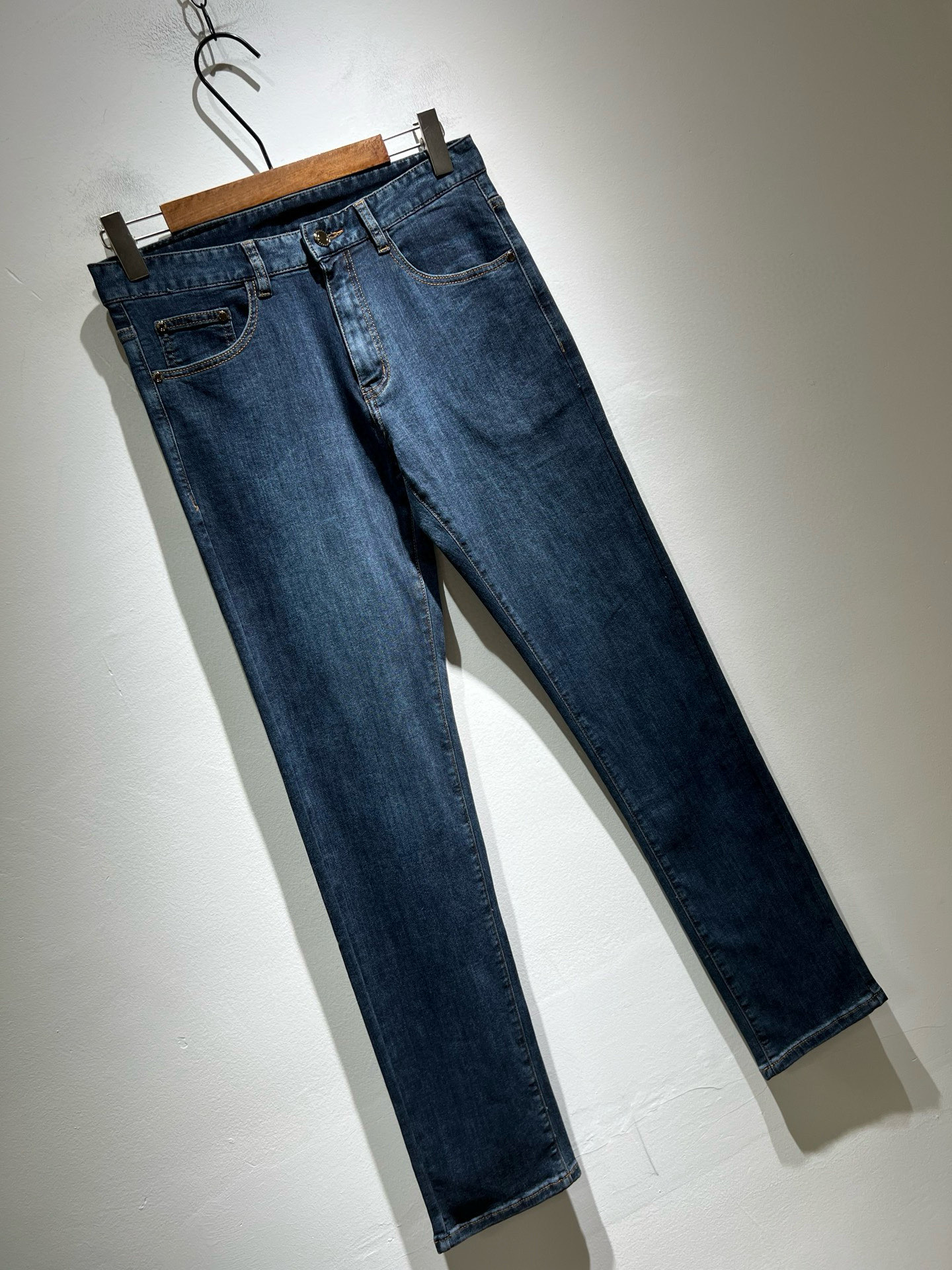 Zegna 杰尼亚 2025秋冬新款男士休闲牛仔裤，压轴的渠道货出现了！！柜台同步销售！ 毫不夸张的说，