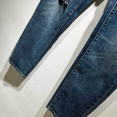 Ferraga*mo菲拉*慕2025秋冬新款男款休闲小直筒牛仔裤 原单品质,原单品质高端时尚休闲水洗牛仔 Ferraga*mo菲拉*慕2025秋冬新款男款休闲小直筒牛仔裤 原单品质,原单品质高端时尚休闲水洗牛仔