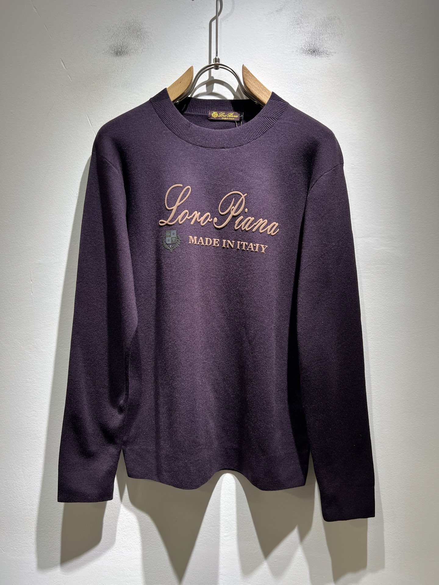 Loro Piana诺悠翩雅 2025秋冬男士最新的贸易订单针织羊毛衫，全品相！！上身舒适透气，不僵硬，