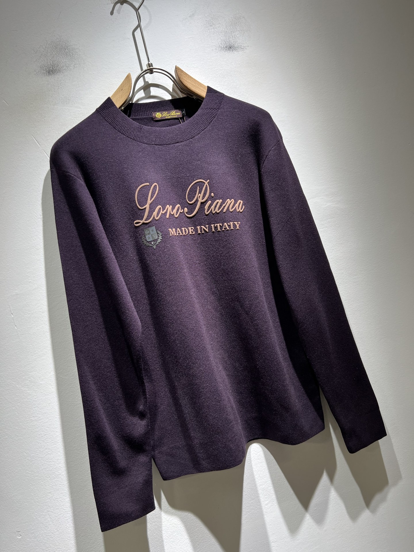 Loro Piana诺悠翩雅 2025秋冬男士最新的贸易订单针织羊毛衫，全品相！！上身舒适透气，不僵硬，