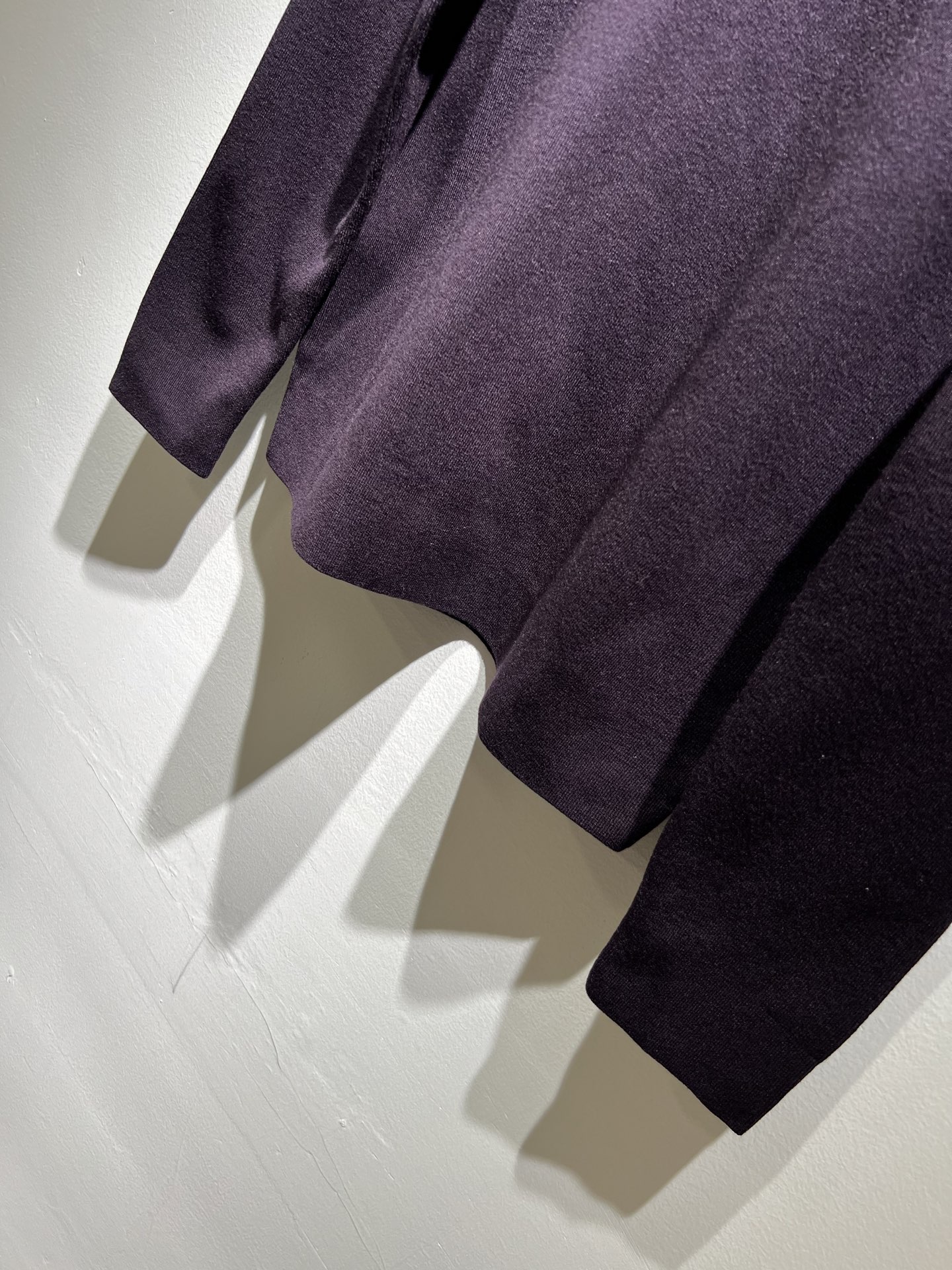 Loro Piana诺悠翩雅 2025秋冬男士最新的贸易订单针织羊毛衫，全品相！！上身舒适透气，不僵硬，