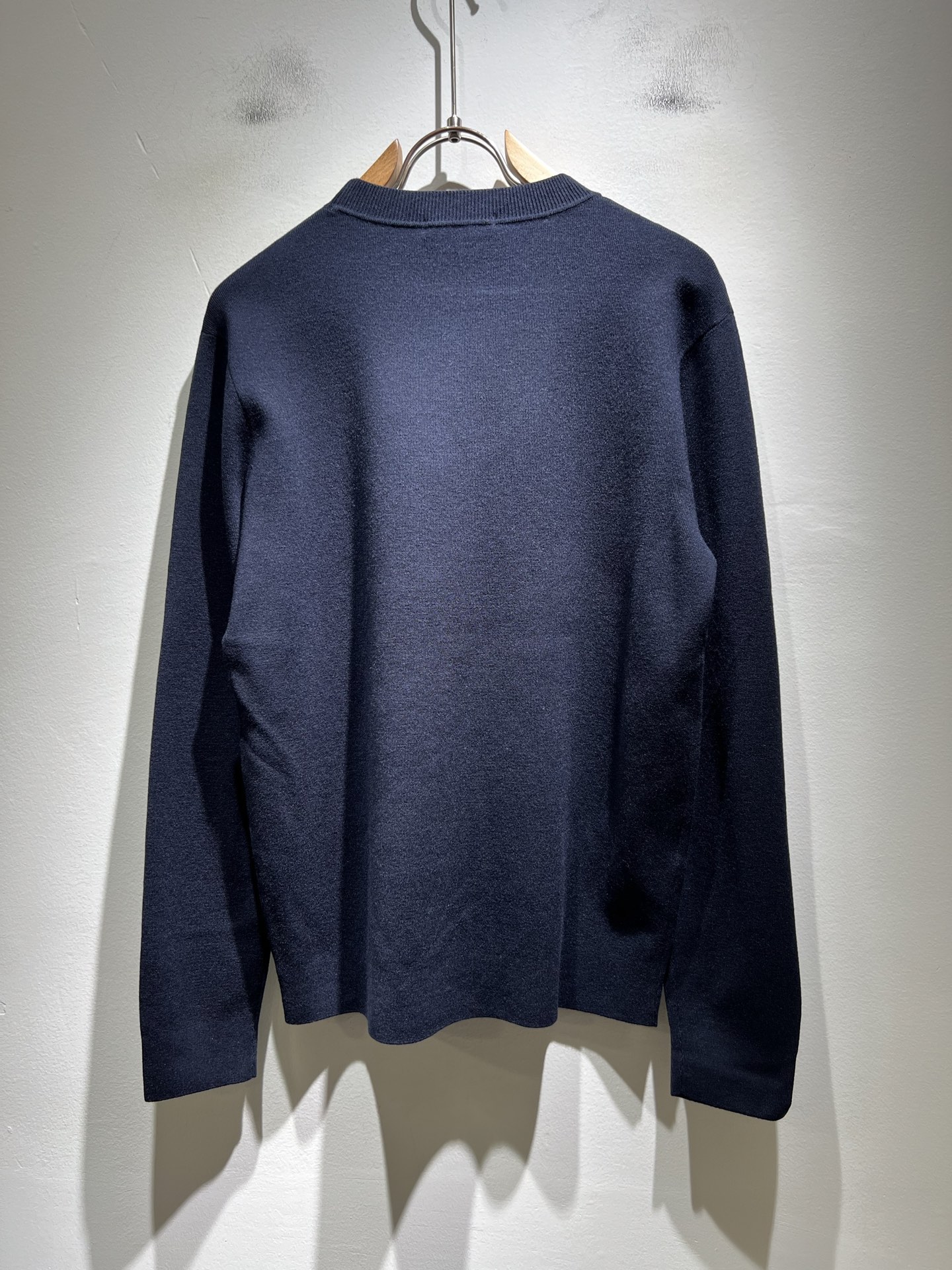 Loro Piana诺悠翩雅 2025秋冬男士最新的贸易订单针织羊毛衫，全品相！！上身舒适透气，不僵硬，