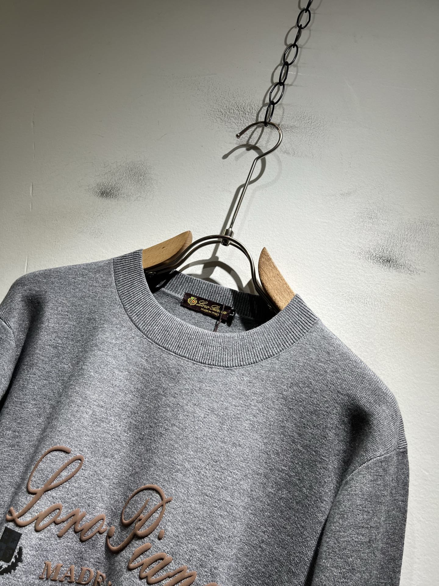 Loro Piana诺悠翩雅 2025秋冬男士最新的贸易订单针织羊毛衫，全品相！！上身舒适透气，不僵硬，