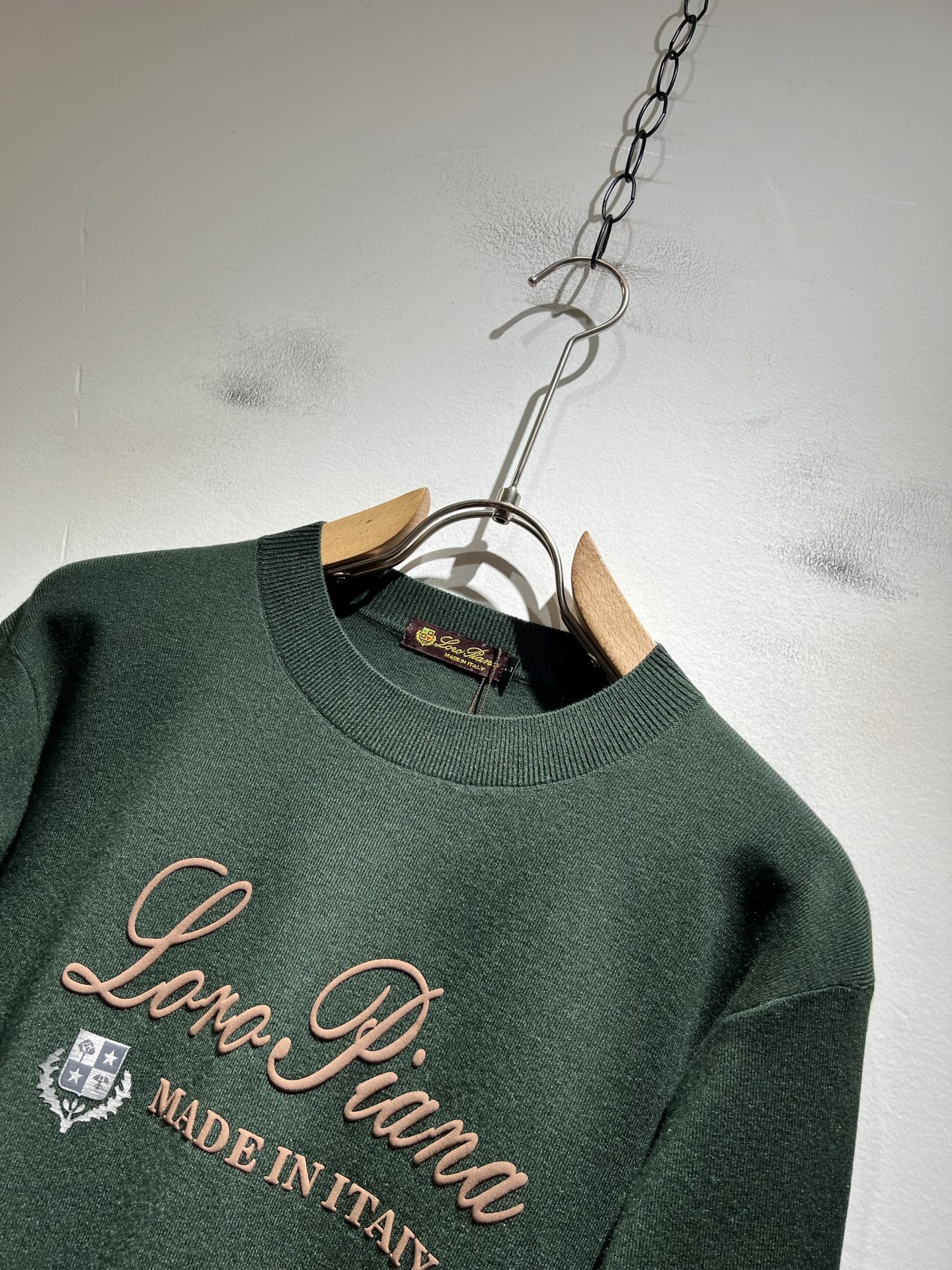 Loro Piana诺悠翩雅 2025秋冬男士最新的贸易订单针织羊毛衫，全品相！！上身舒适透气，不僵硬，