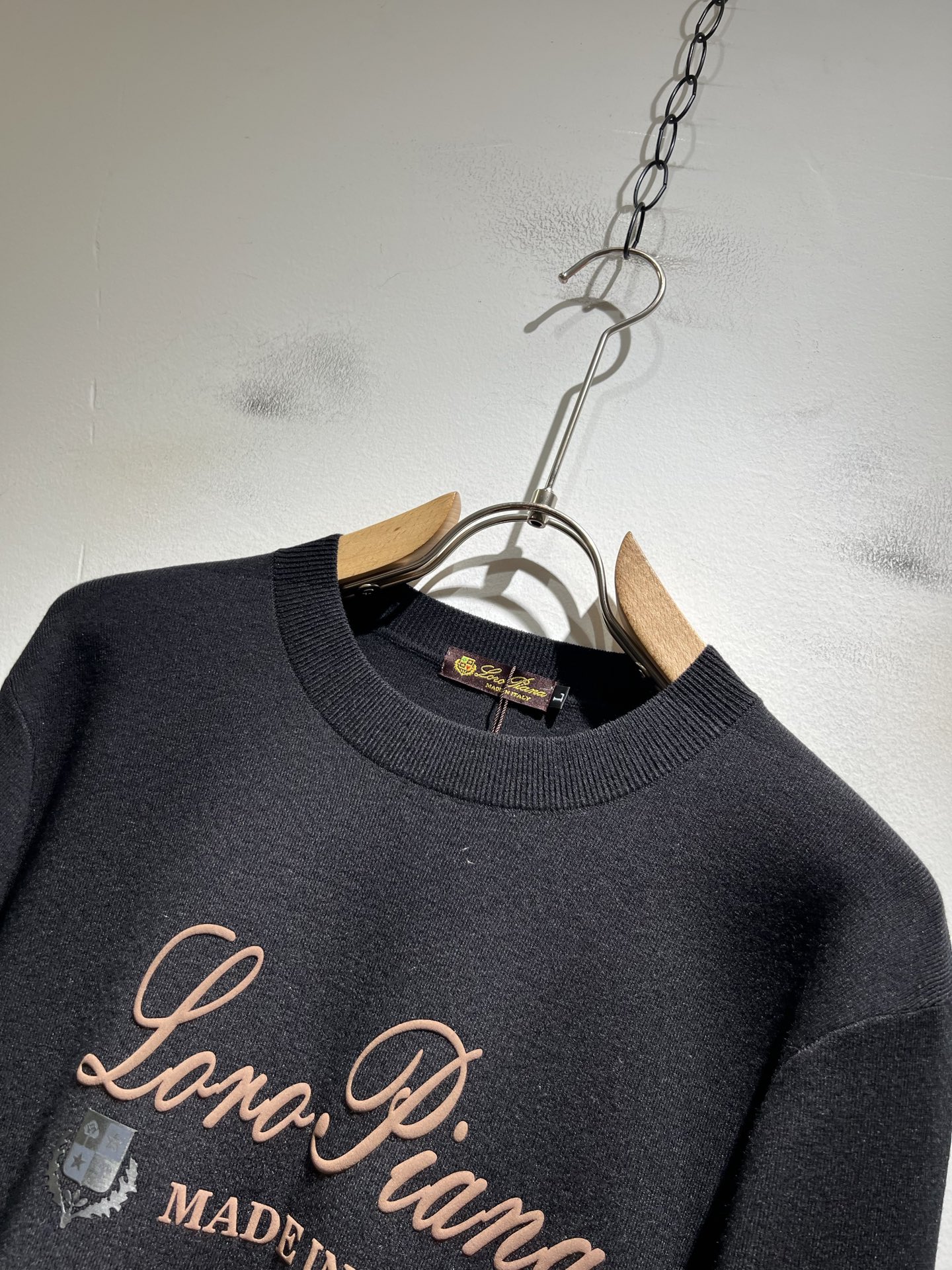 Loro Piana诺悠翩雅 2025秋冬男士最新的贸易订单针织羊毛衫，全品相！！上身舒适透气，不僵硬，