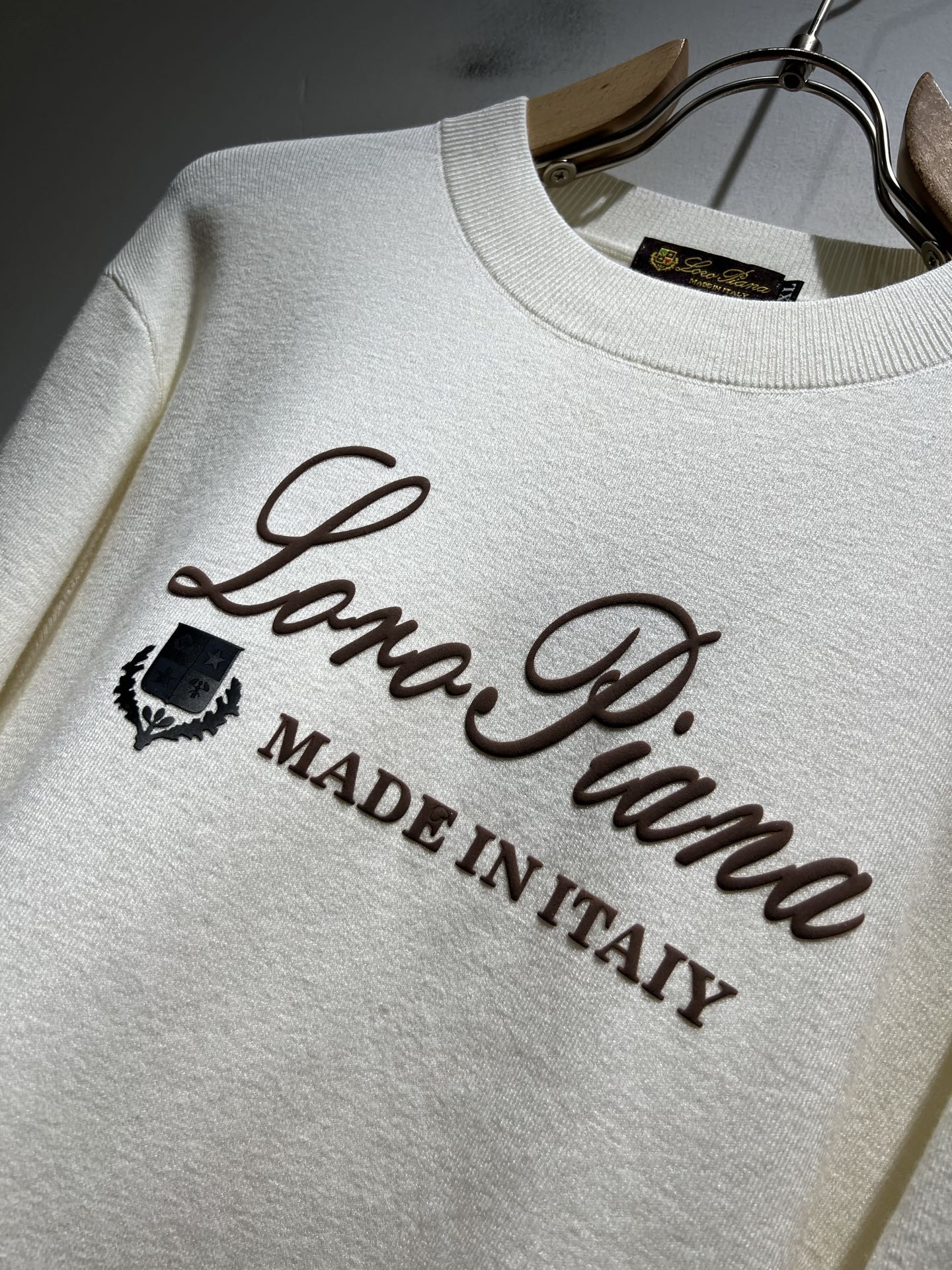 Loro Piana诺悠翩雅 2025秋冬男士最新的贸易订单针织羊毛衫，全品相！！上身舒适透气，不僵硬，