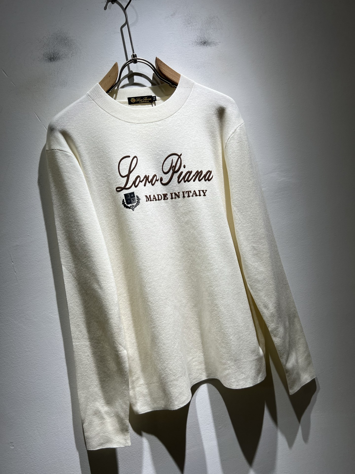 Loro Piana诺悠翩雅 2025秋冬男士最新的贸易订单针织羊毛衫，全品相！！上身舒适透气，不僵硬，