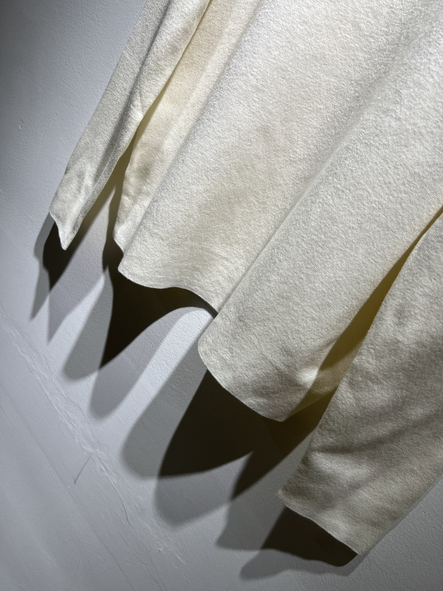 Loro Piana诺悠翩雅 2025秋冬男士最新的贸易订单针织羊毛衫，全品相！！上身舒适透气，不僵硬，