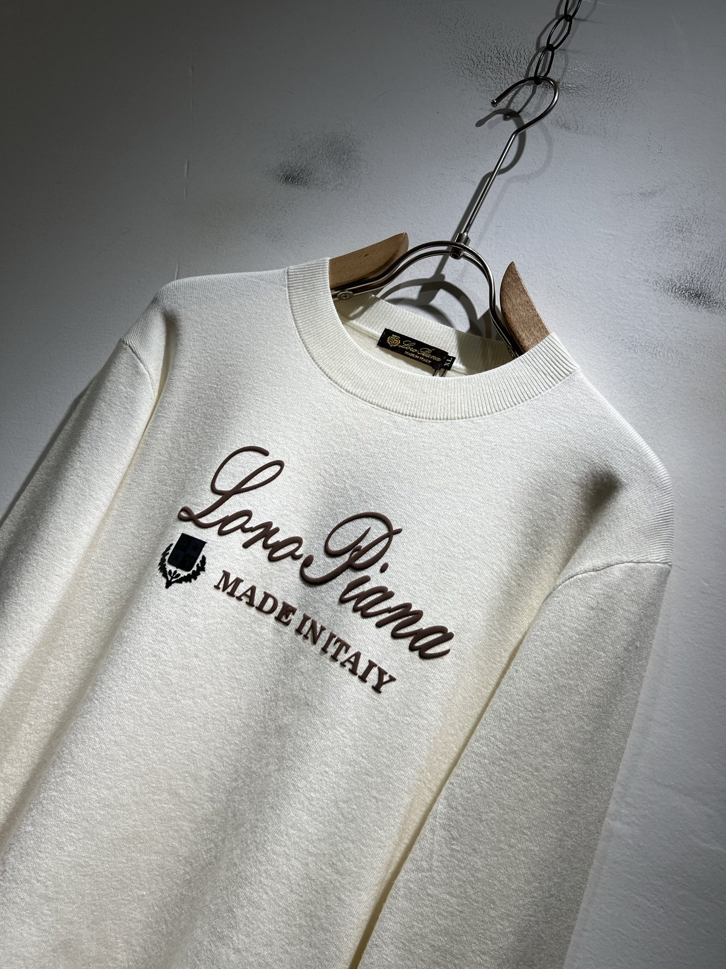 Loro Piana诺悠翩雅 2025秋冬男士最新的贸易订单针织羊毛衫，全品相！！上身舒适透气，不僵硬，