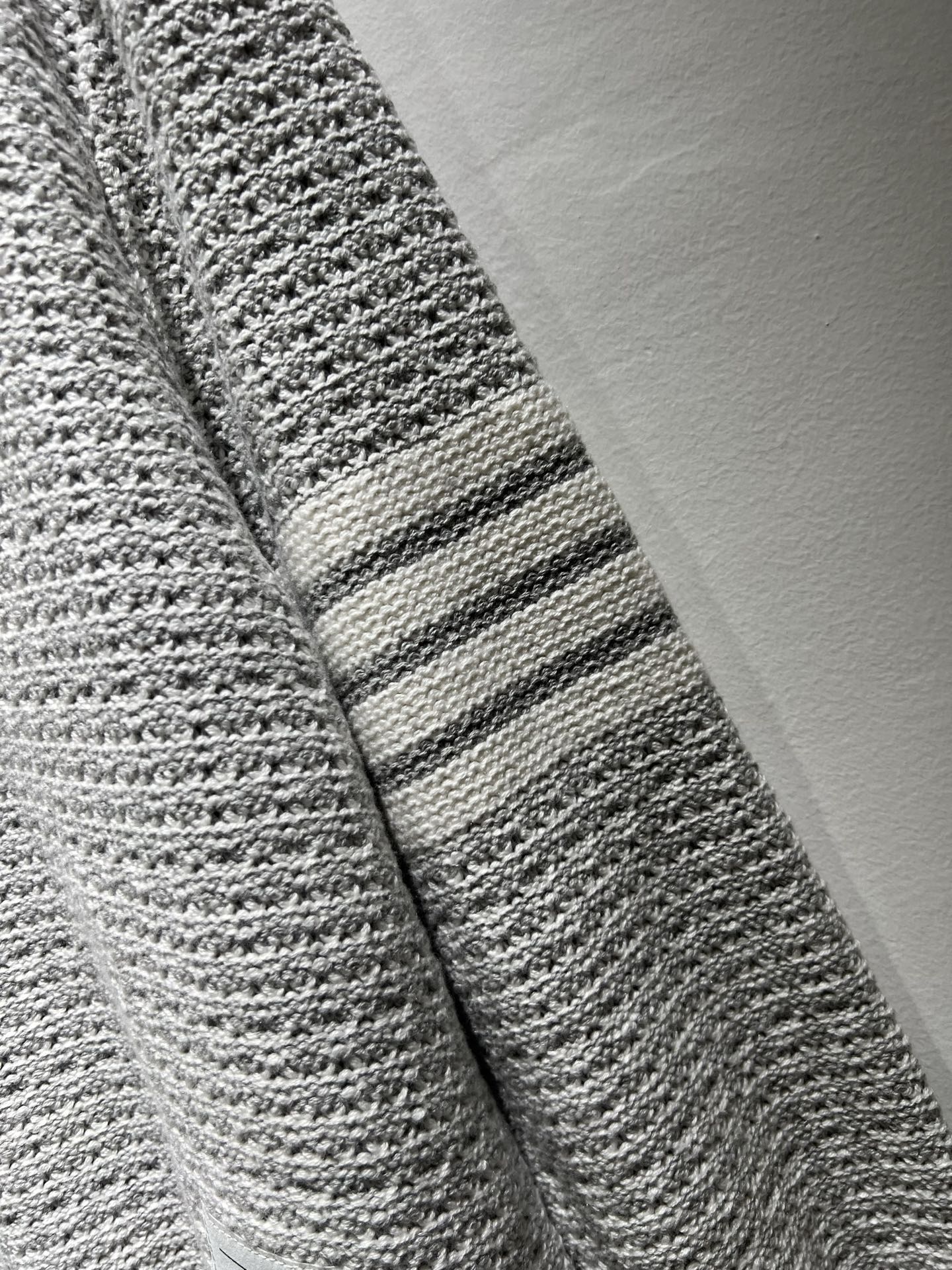 ThomBrow*e汤姆*朗2025秋冬新款男女同款👫针织羊毛衫，今年的专柜新品，男女同款👫超软羊毛面料