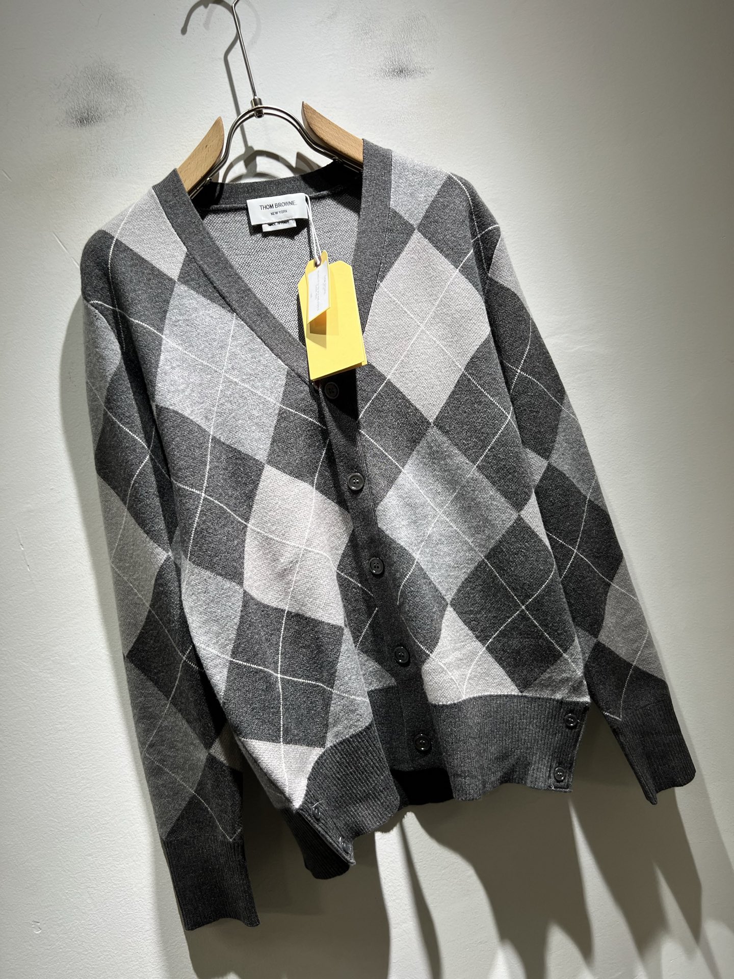 ThomBrow*e汤姆*朗2025秋冬新款男女同款👫针织羊毛开衫，今年的专柜新品，男女同款👫超软羊毛面