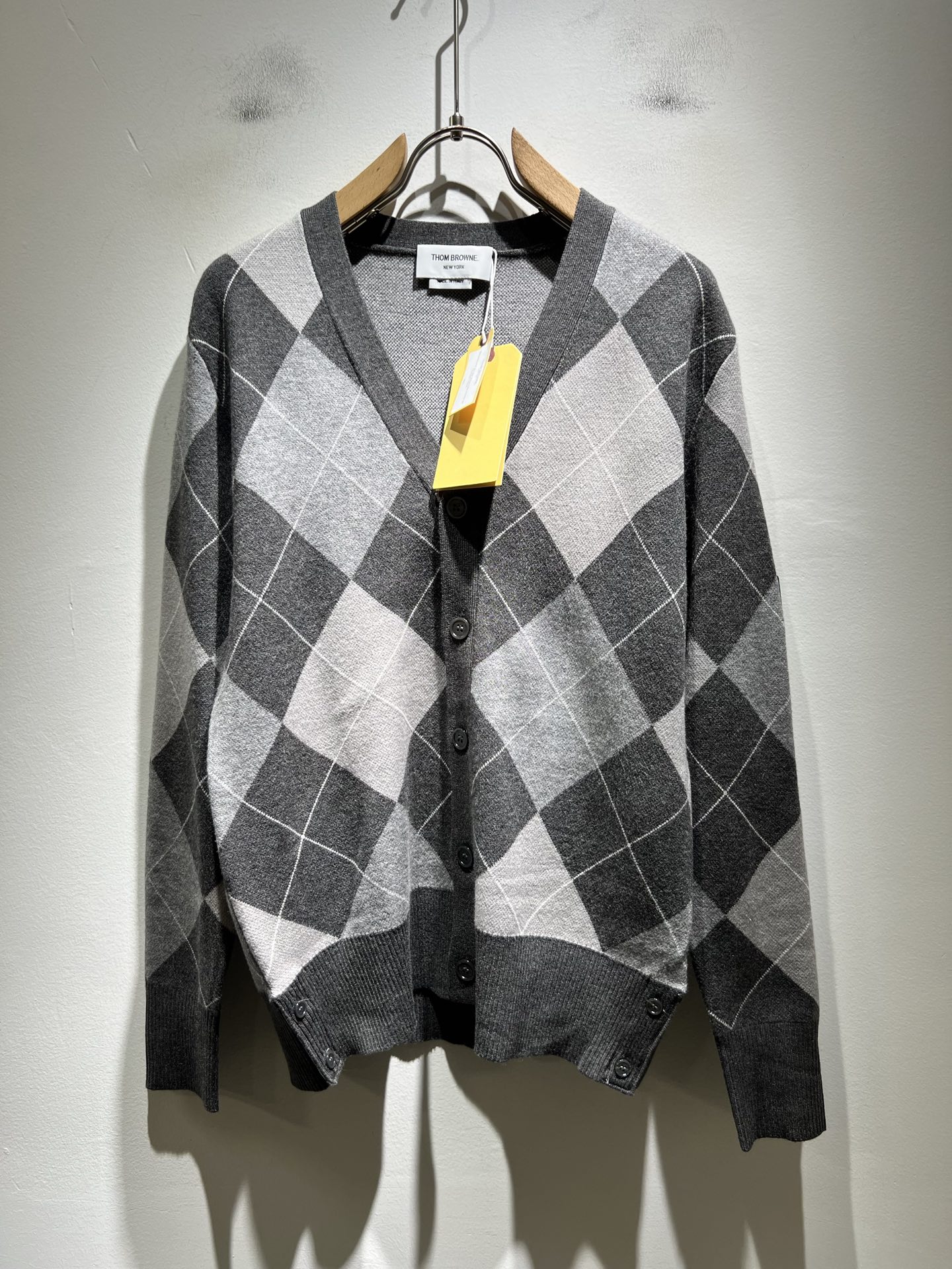 ThomBrow*e汤姆*朗2025秋冬新款男女同款👫针织羊毛开衫，今年的专柜新品，男女同款👫超软羊毛面