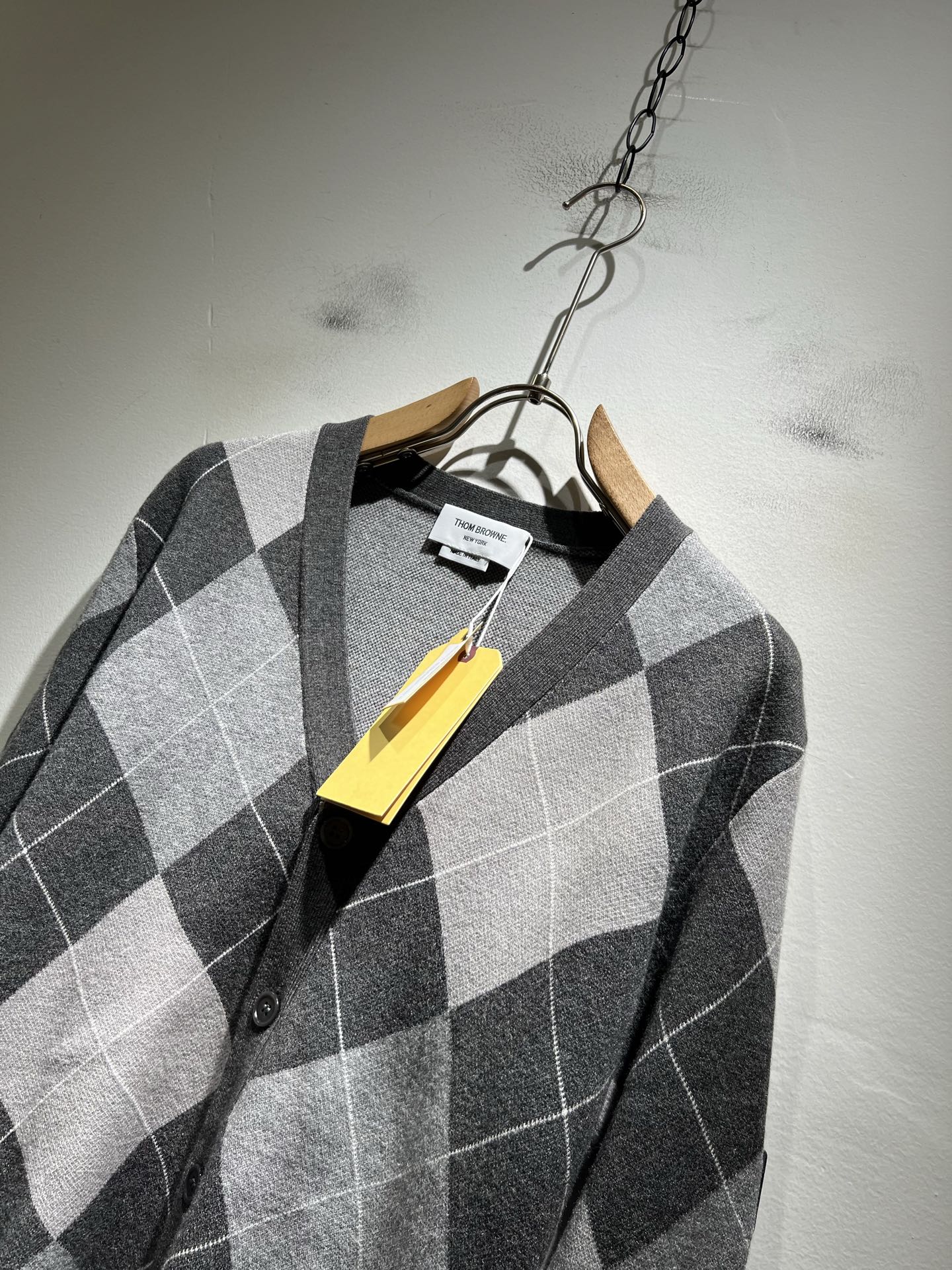 ThomBrow*e汤姆*朗2025秋冬新款男女同款👫针织羊毛开衫，今年的专柜新品，男女同款👫超软羊毛面