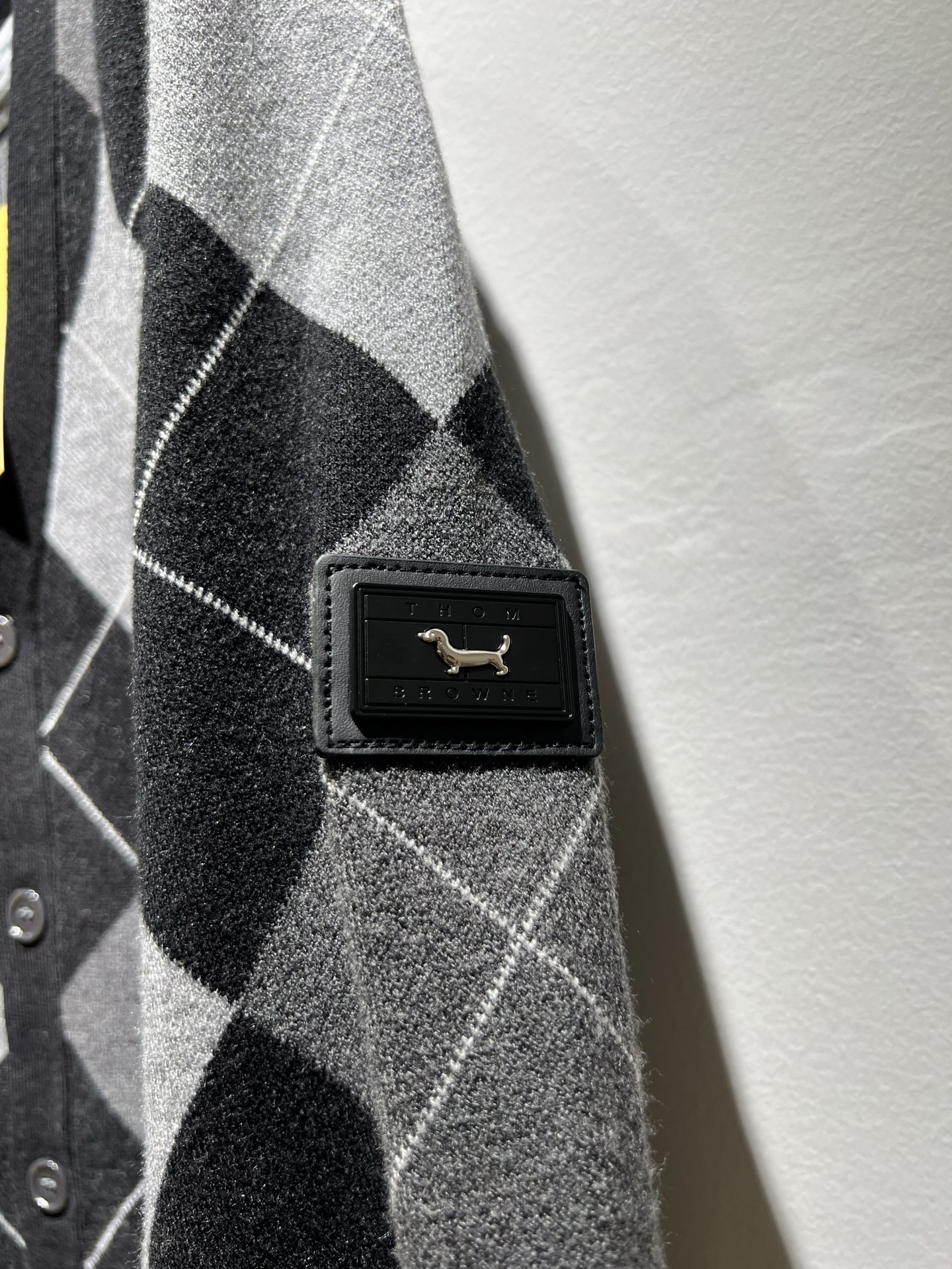 ThomBrow*e汤姆*朗2025秋冬新款男女同款👫针织羊毛开衫，今年的专柜新品，男女同款👫超软羊毛面