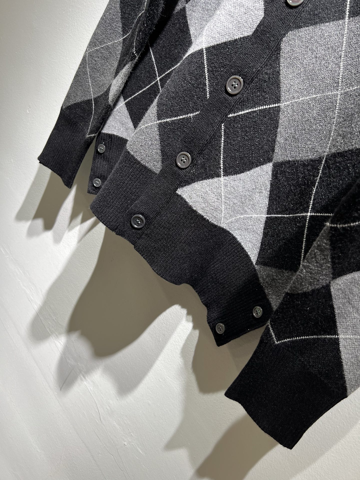 ThomBrow*e汤姆*朗2025秋冬新款男女同款👫针织羊毛开衫，今年的专柜新品，男女同款👫超软羊毛面