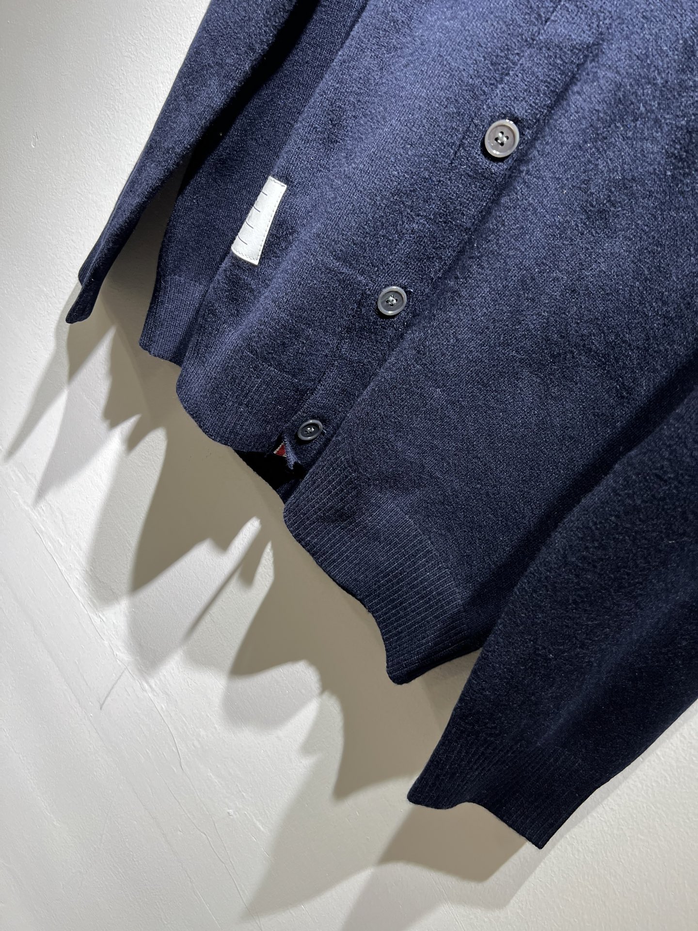 ThomBrow*e汤姆*朗2025秋冬新款男女同款👫针织羊毛开衫，今年的专柜新品，男女同款👫超软羊毛面