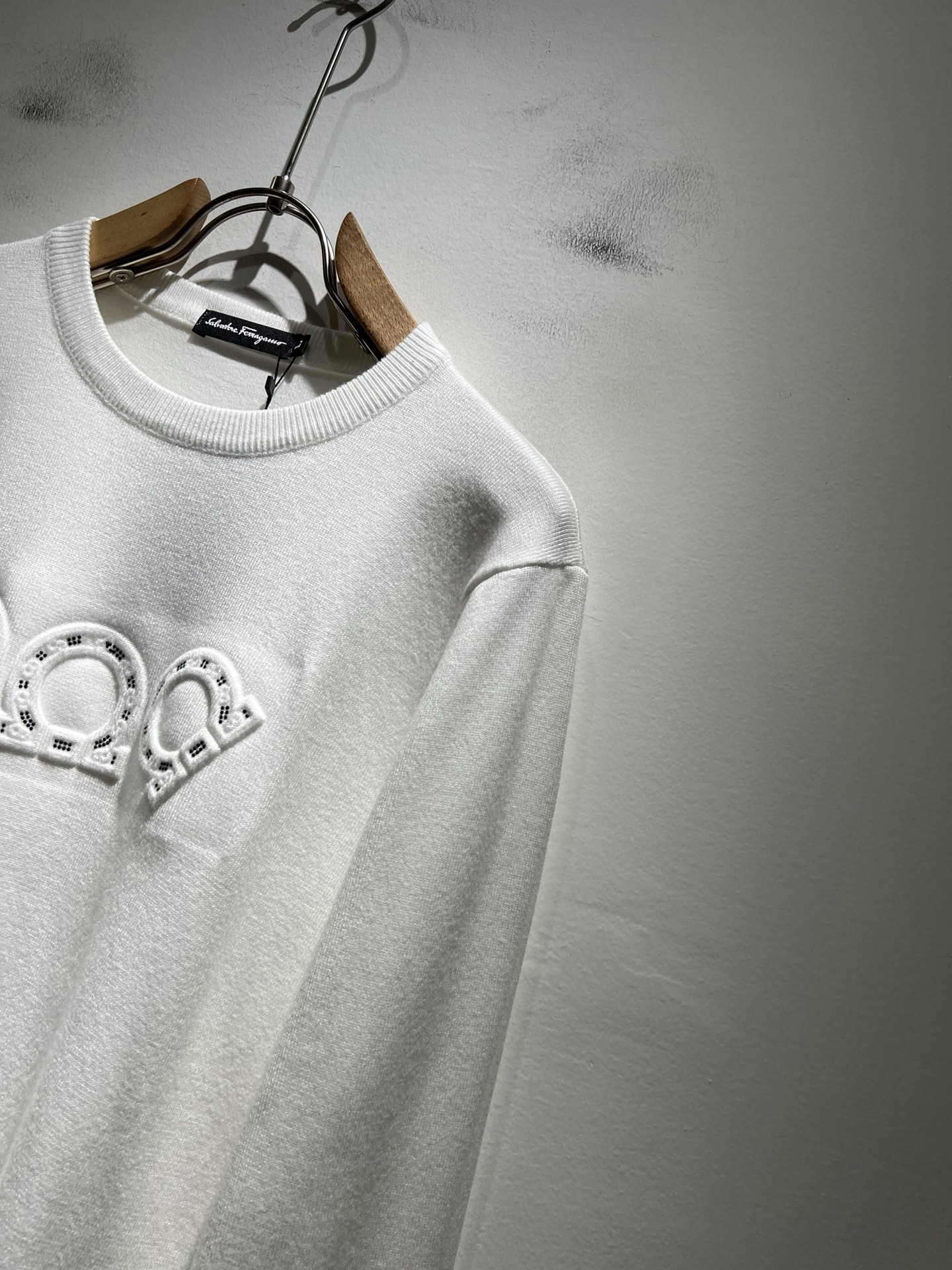 Ferraga*mo菲拉*慕 2025秋冬新款男士针织羊毛衫，采用进口专属针织羊毛面料！！简单菲拉*慕L