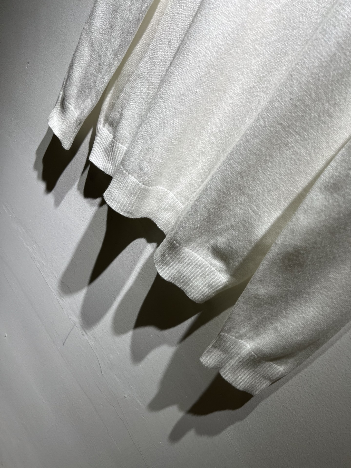 Ferraga*mo菲拉*慕 2025秋冬新款男士针织羊毛衫，采用进口专属针织羊毛面料！！简单菲拉*慕L