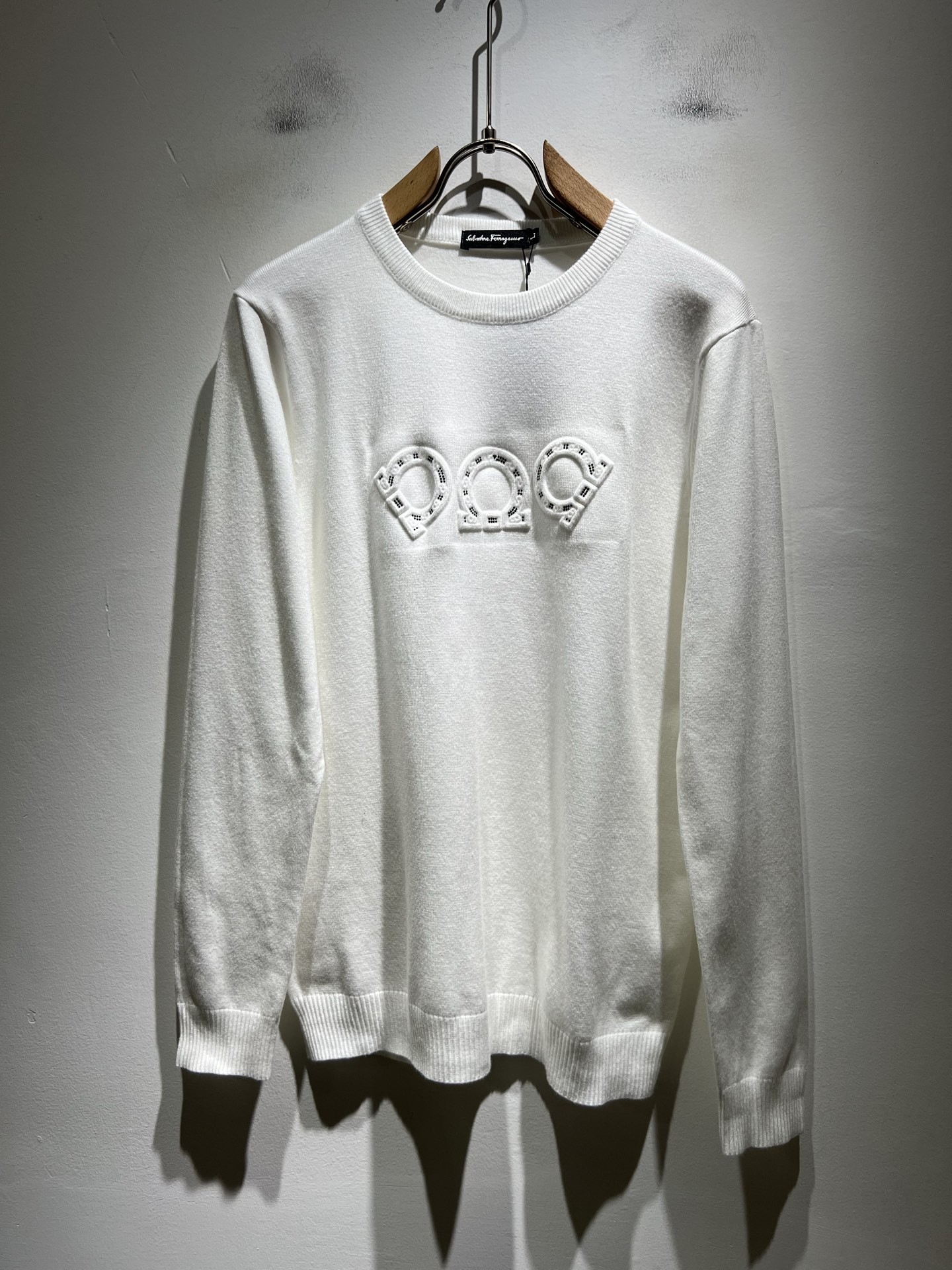 Ferraga*mo菲拉*慕 2025秋冬新款男士针织羊毛衫，采用进口专属针织羊毛面料！！简单菲拉*慕L