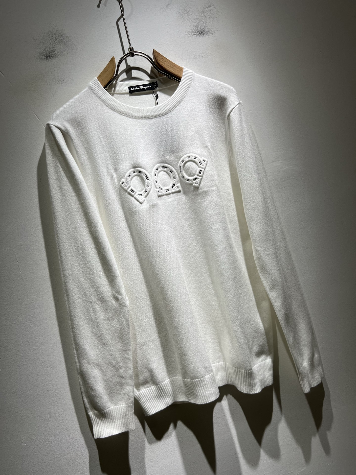 Ferraga*mo菲拉*慕 2025秋冬新款男士针织羊毛衫，采用进口专属针织羊毛面料！！简单菲拉*慕L