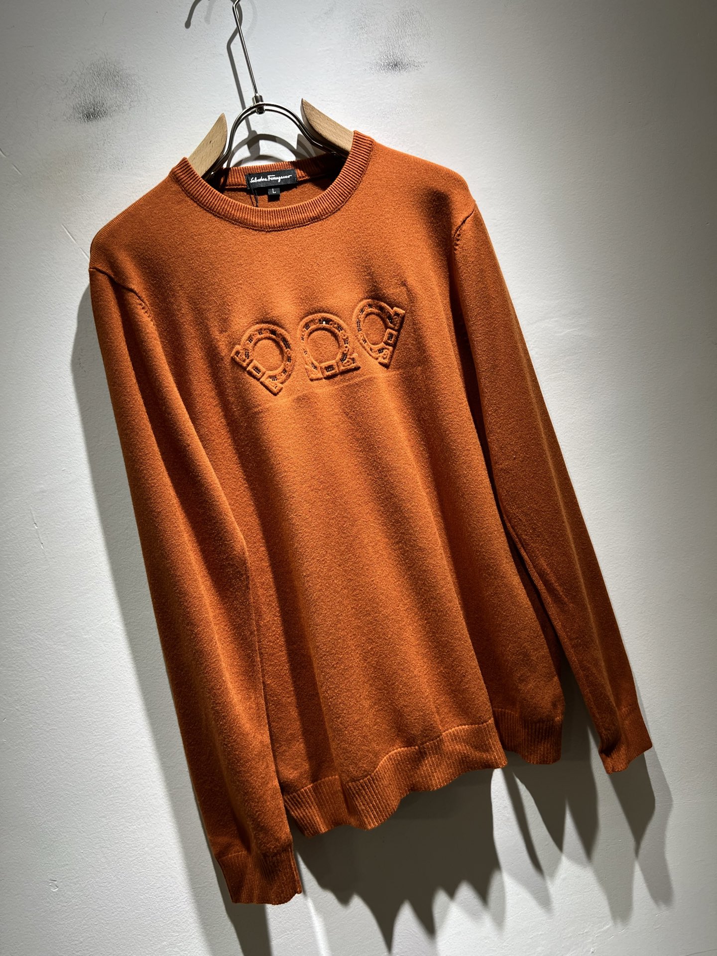 Ferraga*mo菲拉*慕 2025秋冬新款男士针织羊毛衫，采用进口专属针织羊毛面料！！简单菲拉*慕L