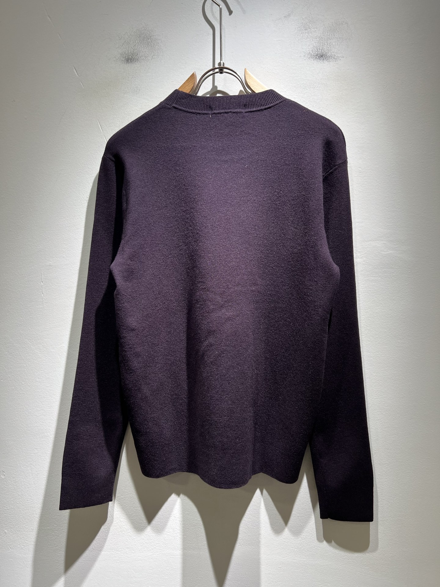 Dolce&Gabba*a 杜嘉*纳2025秋冬新款针织羊毛衫，专柜同步发售！定制专属羊毛面料，胸前字母