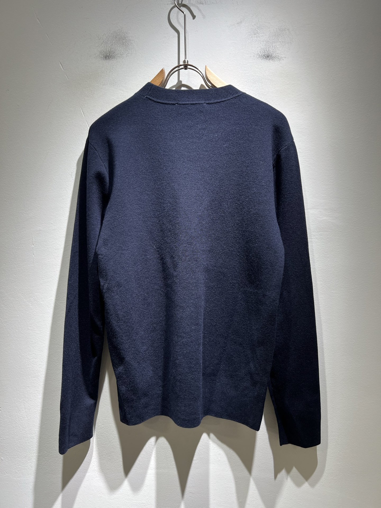 Dolce&Gabba*a 杜嘉*纳2025秋冬新款针织羊毛衫，专柜同步发售！定制专属羊毛面料，胸前字母