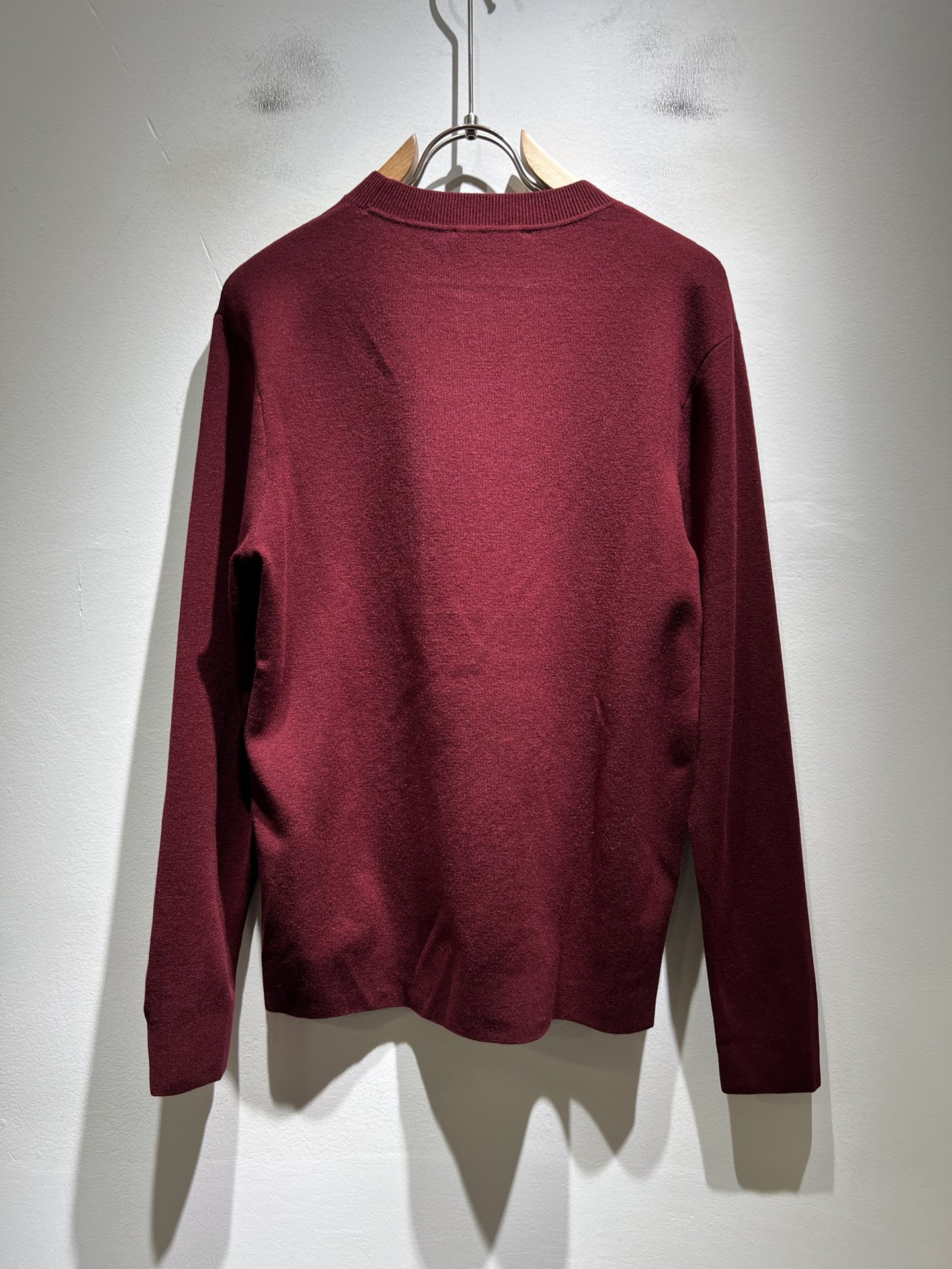 Dolce&Gabba*a 杜嘉*纳2025秋冬新款针织羊毛衫，专柜同步发售！定制专属羊毛面料，胸前字母