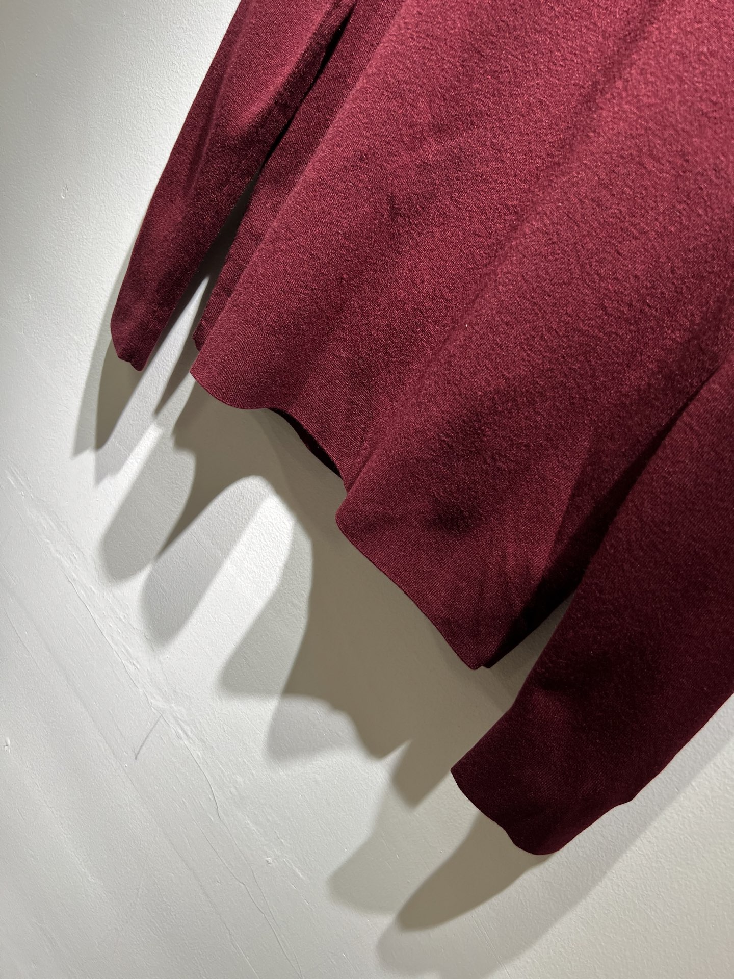 Dolce&Gabba*a 杜嘉*纳2025秋冬新款针织羊毛衫，专柜同步发售！定制专属羊毛面料，胸前字母