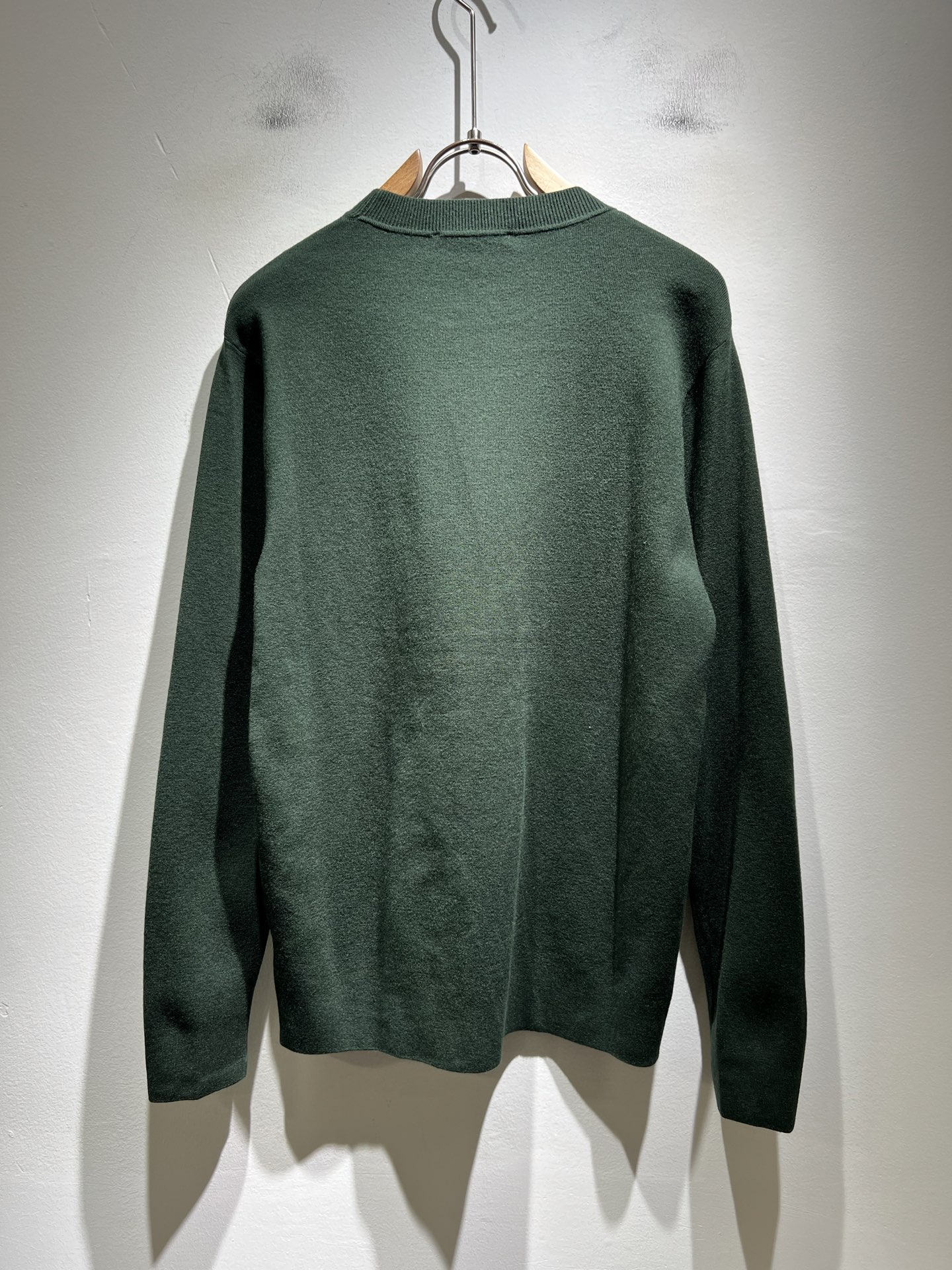 Dolce&Gabba*a 杜嘉*纳2025秋冬新款针织羊毛衫，专柜同步发售！定制专属羊毛面料，胸前字母