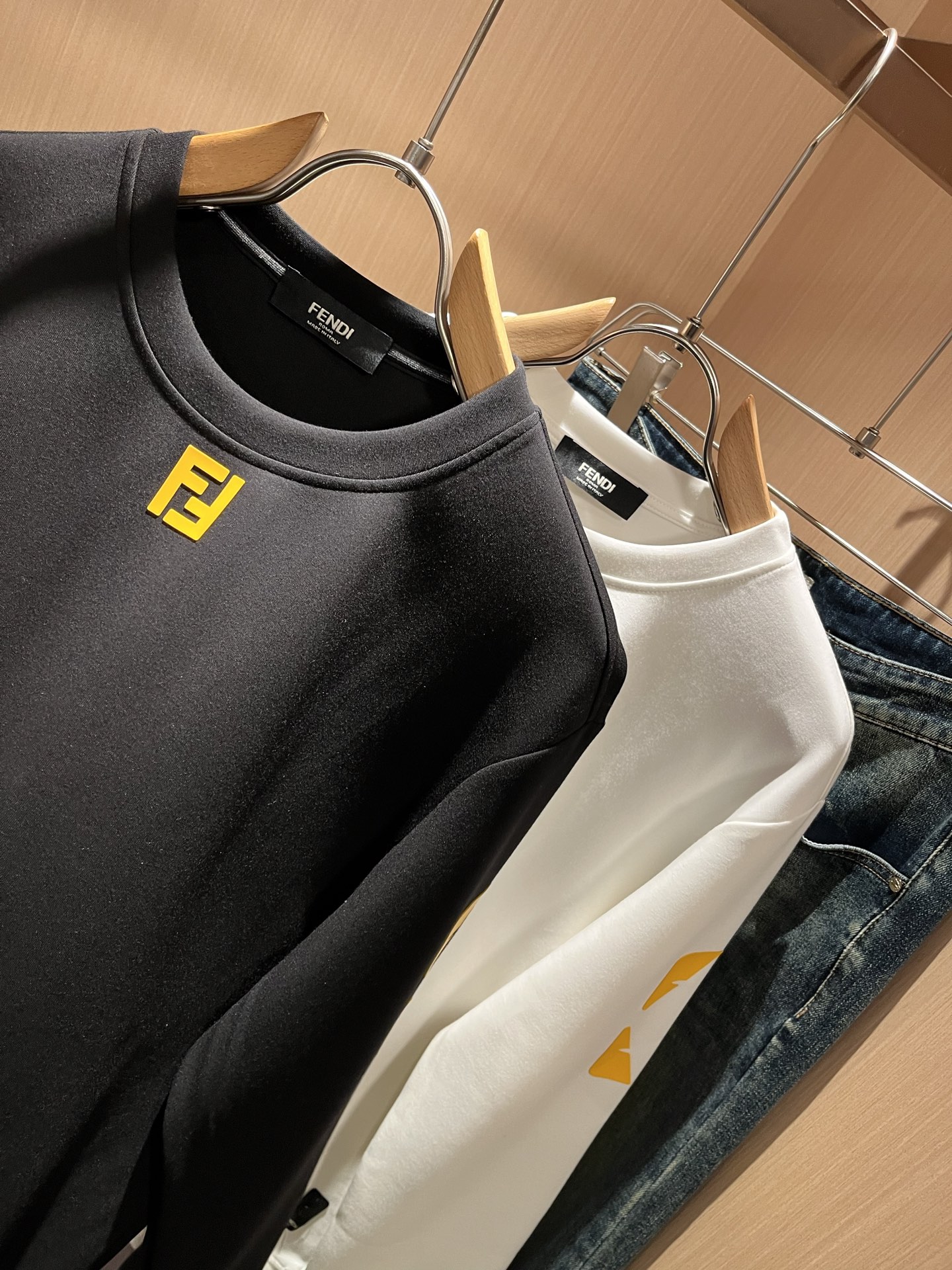 【⚠️最大穿240斤】 FEN*I 芬*迪2025秋冬新款FD家族男女同款卫衣，男女同款👫百搭。意大利原