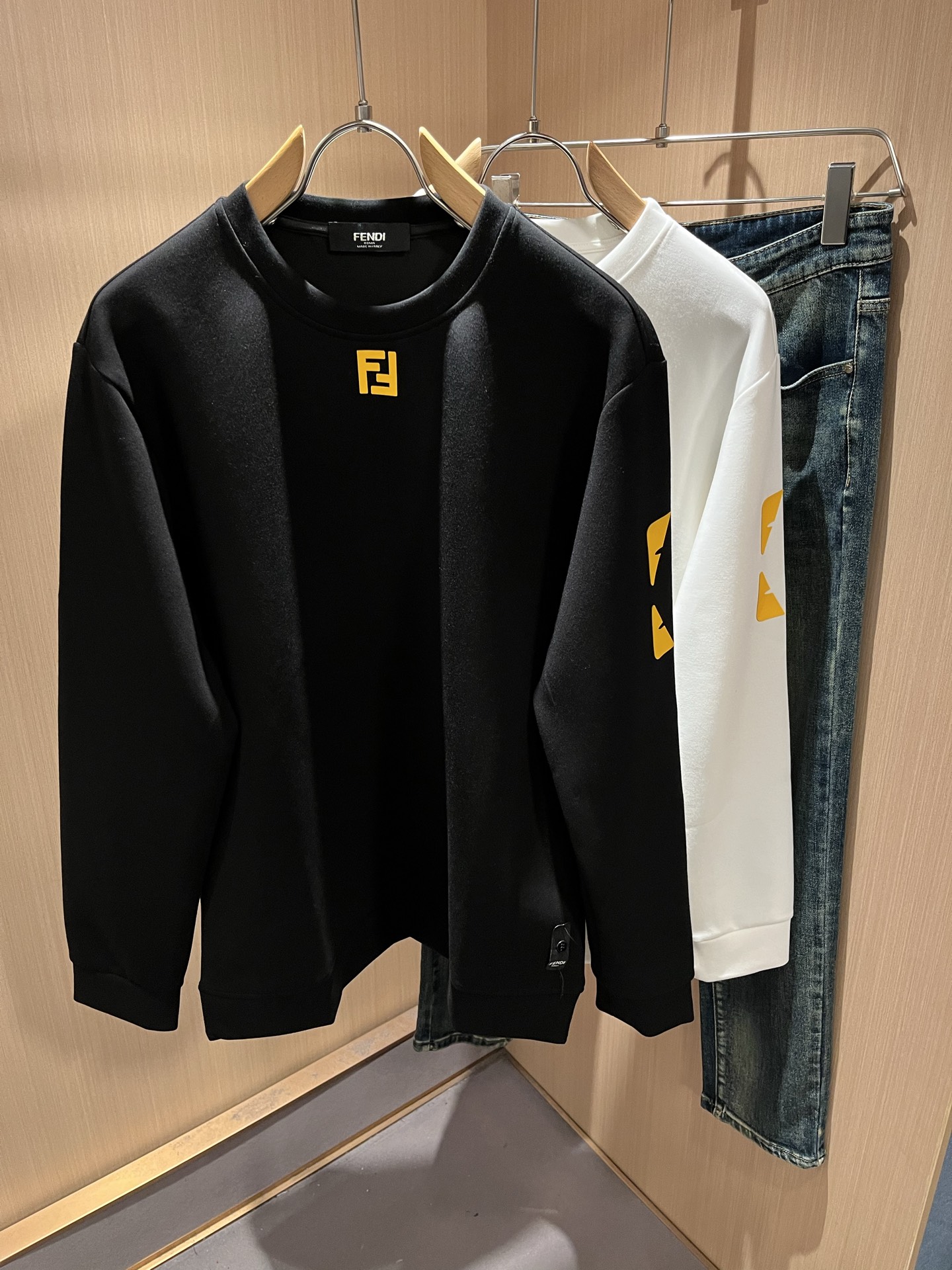 【⚠️最大穿240斤】 FEN*I 芬*迪2025秋冬新款FD家族男女同款卫衣，男女同款👫百搭。意大利原