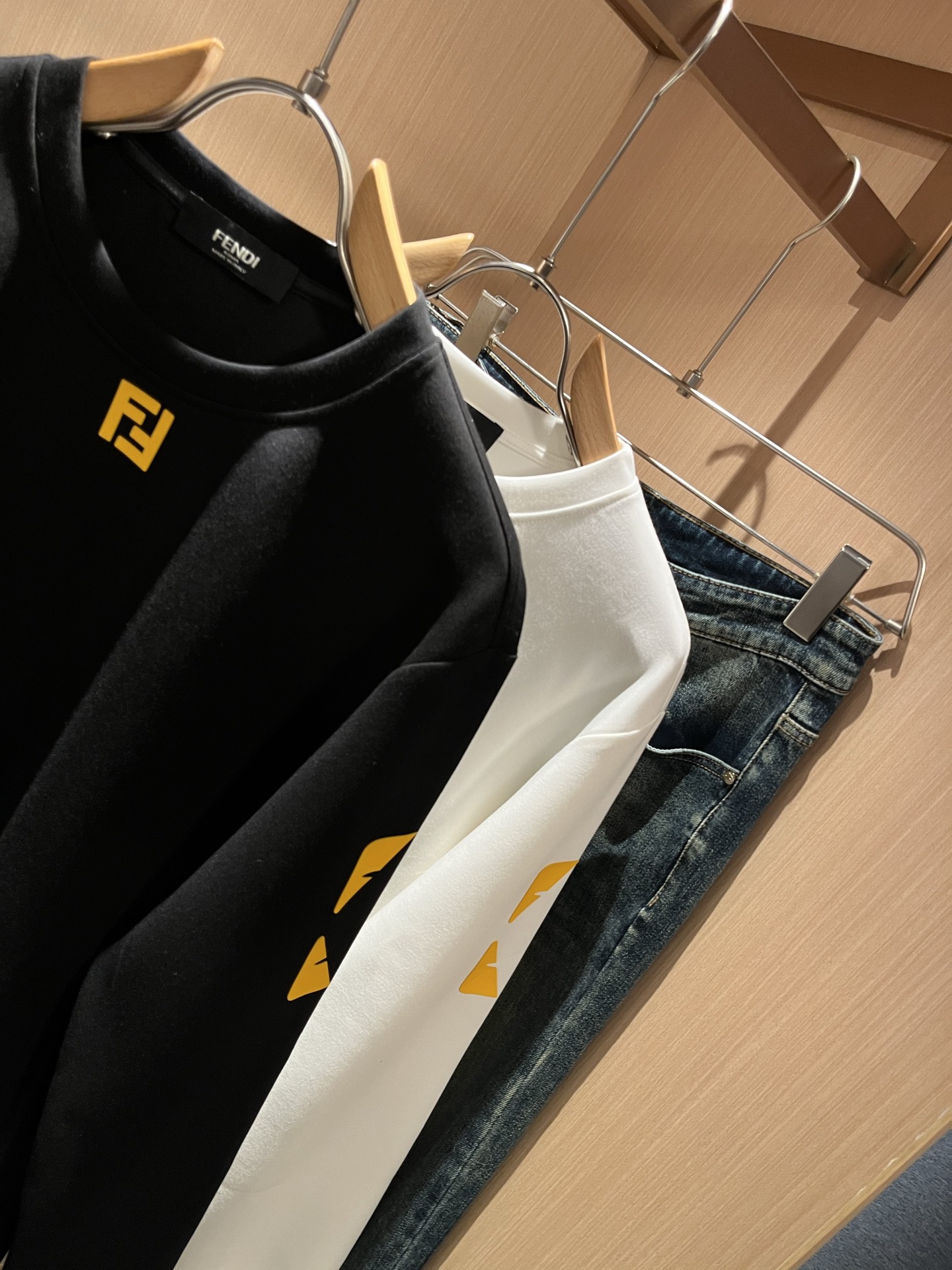 【⚠️最大穿240斤】 FEN*I 芬*迪2025秋冬新款FD家族男女同款卫衣，男女同款👫百搭。意大利原