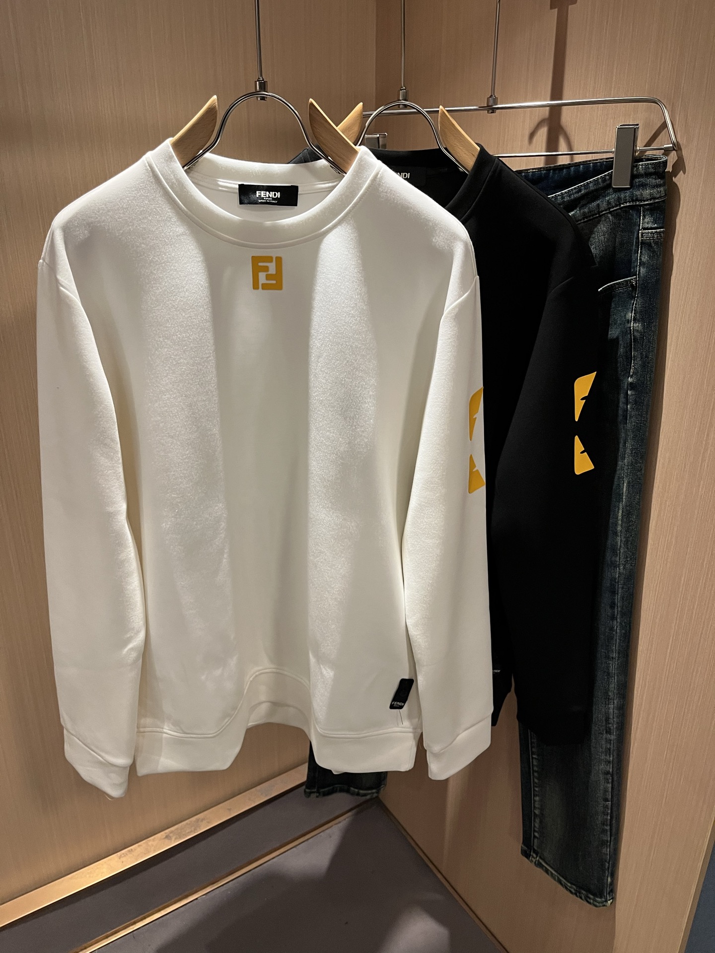 【⚠️最大穿240斤】 FEN*I 芬*迪2025秋冬新款FD家族男女同款卫衣，男女同款👫百搭。意大利原