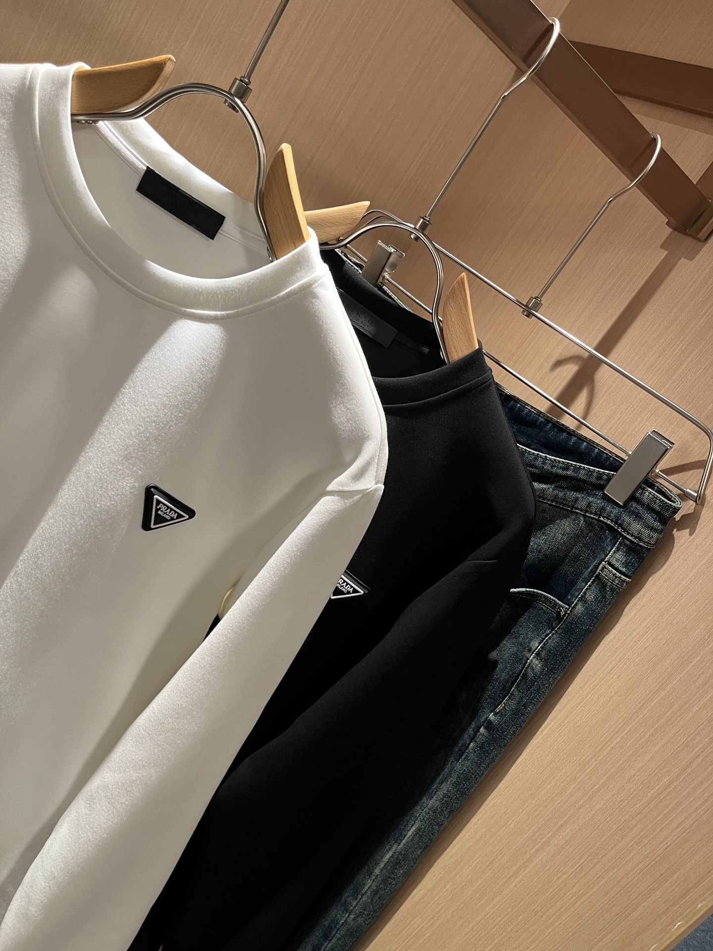 【⚠️最大穿240斤】 PRAD*A普*达2025秋冬新款男女同款👫卫衣，最新款全网独家首上！！~既经典