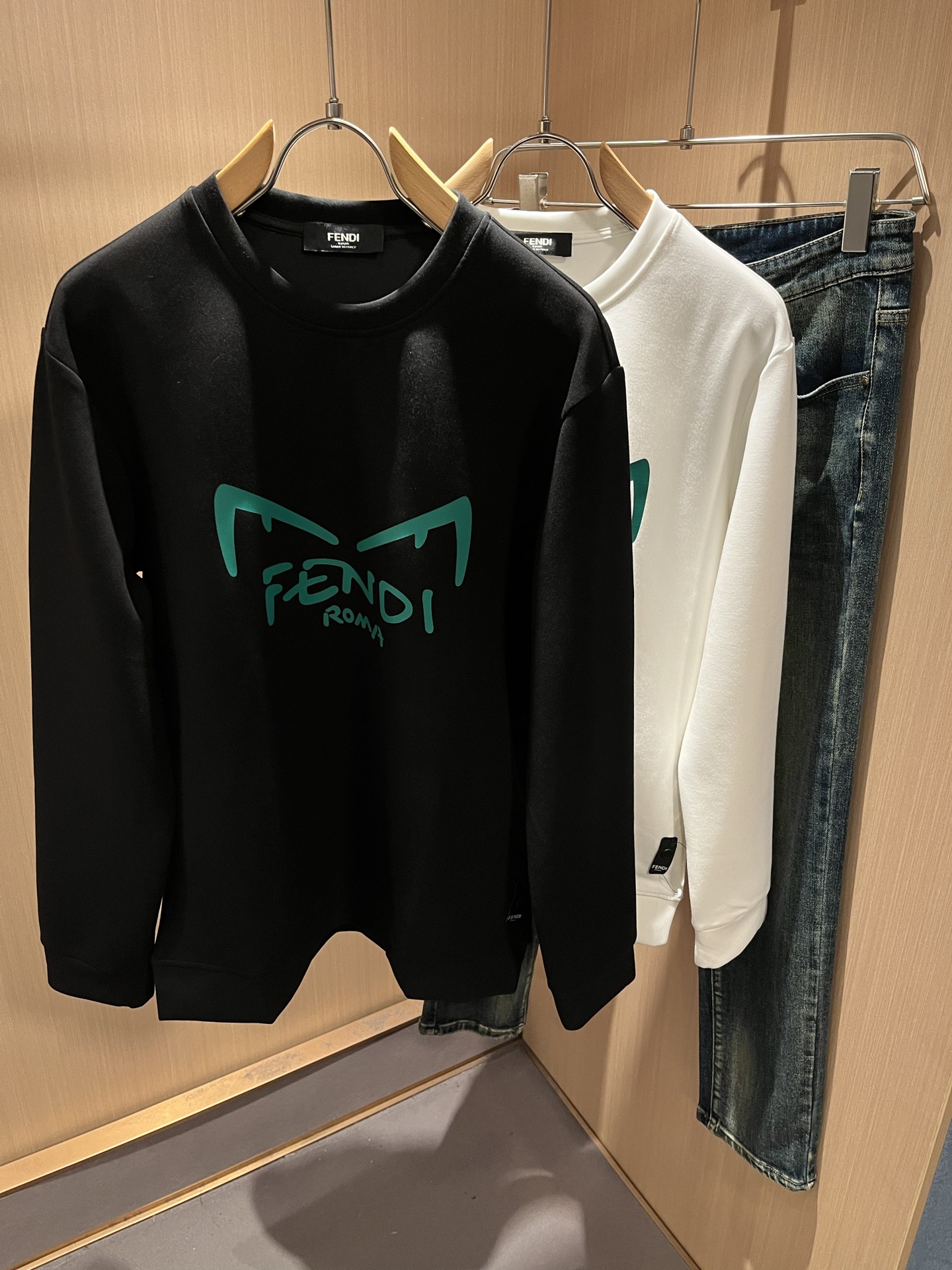 【⚠️最大穿240斤】 FEN*I 芬*迪2025秋冬新款FD家族男女同款卫衣，男女同款👫百搭。意大利原