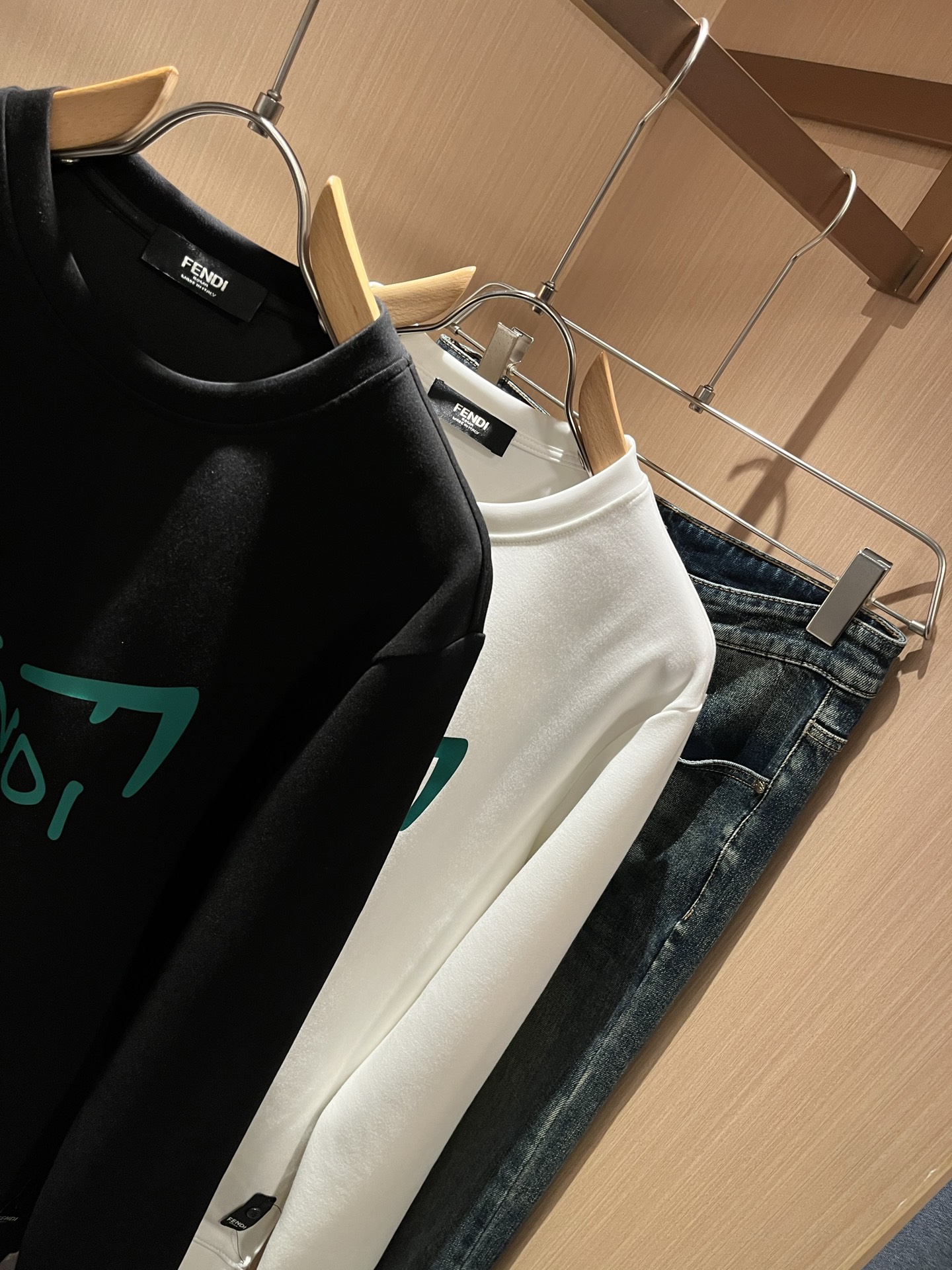 【⚠️最大穿240斤】 FEN*I 芬*迪2025秋冬新款FD家族男女同款卫衣，男女同款👫百搭。意大利原