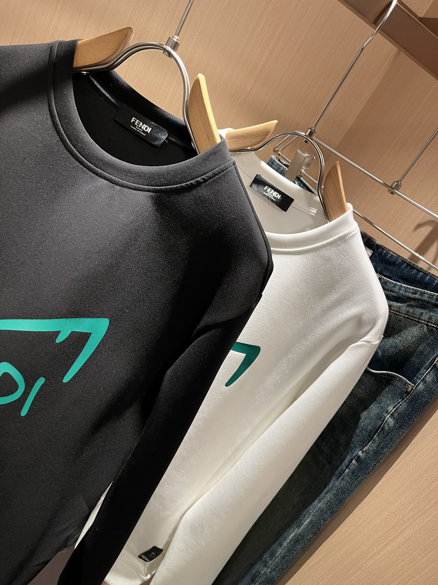 【⚠️最大穿240斤】 FEN*I 芬*迪2025秋冬新款FD家族男女同款卫衣，男女同款👫百搭。意大利原