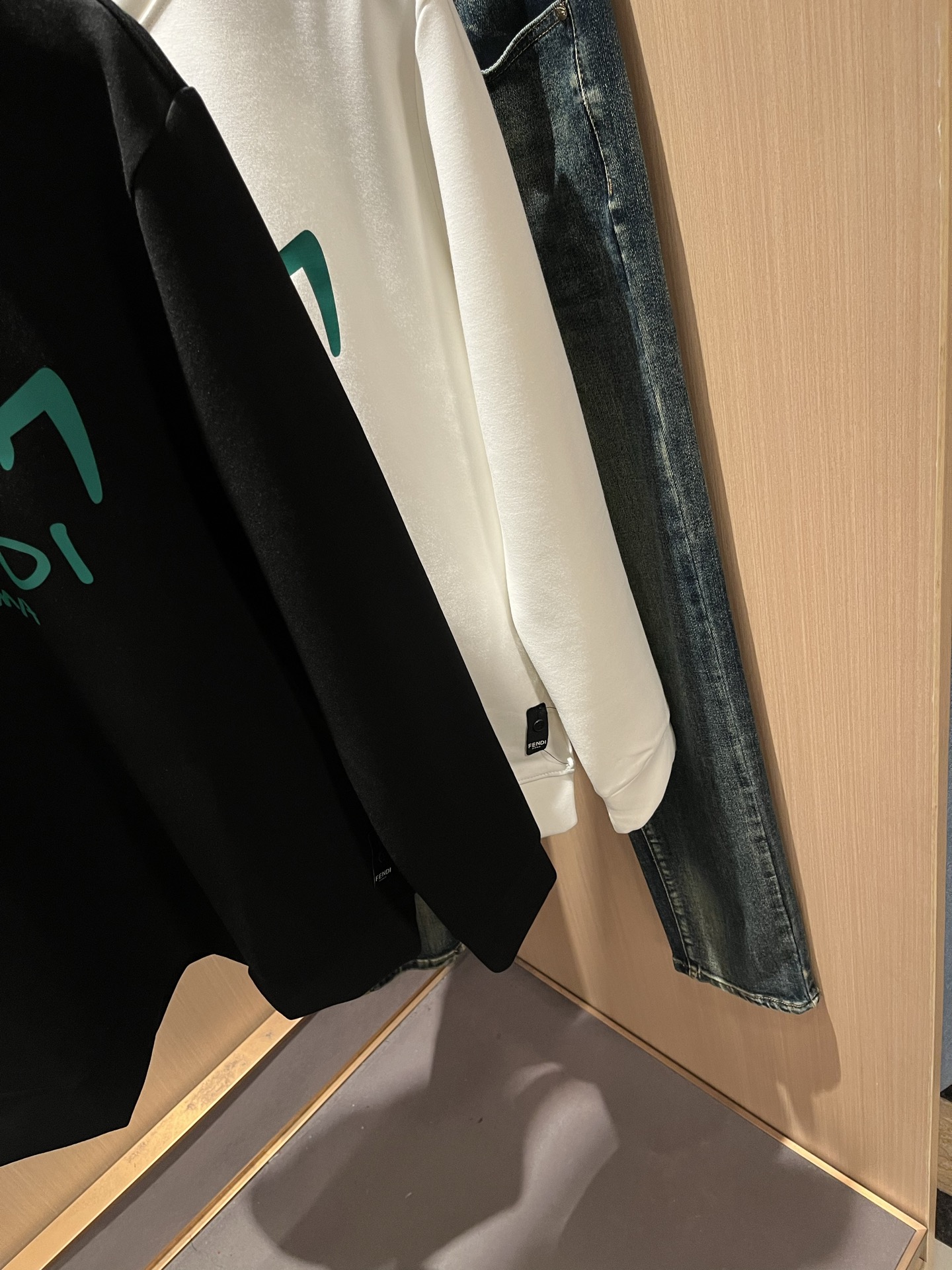 【⚠️最大穿240斤】 FEN*I 芬*迪2025秋冬新款FD家族男女同款卫衣，男女同款👫百搭。意大利原