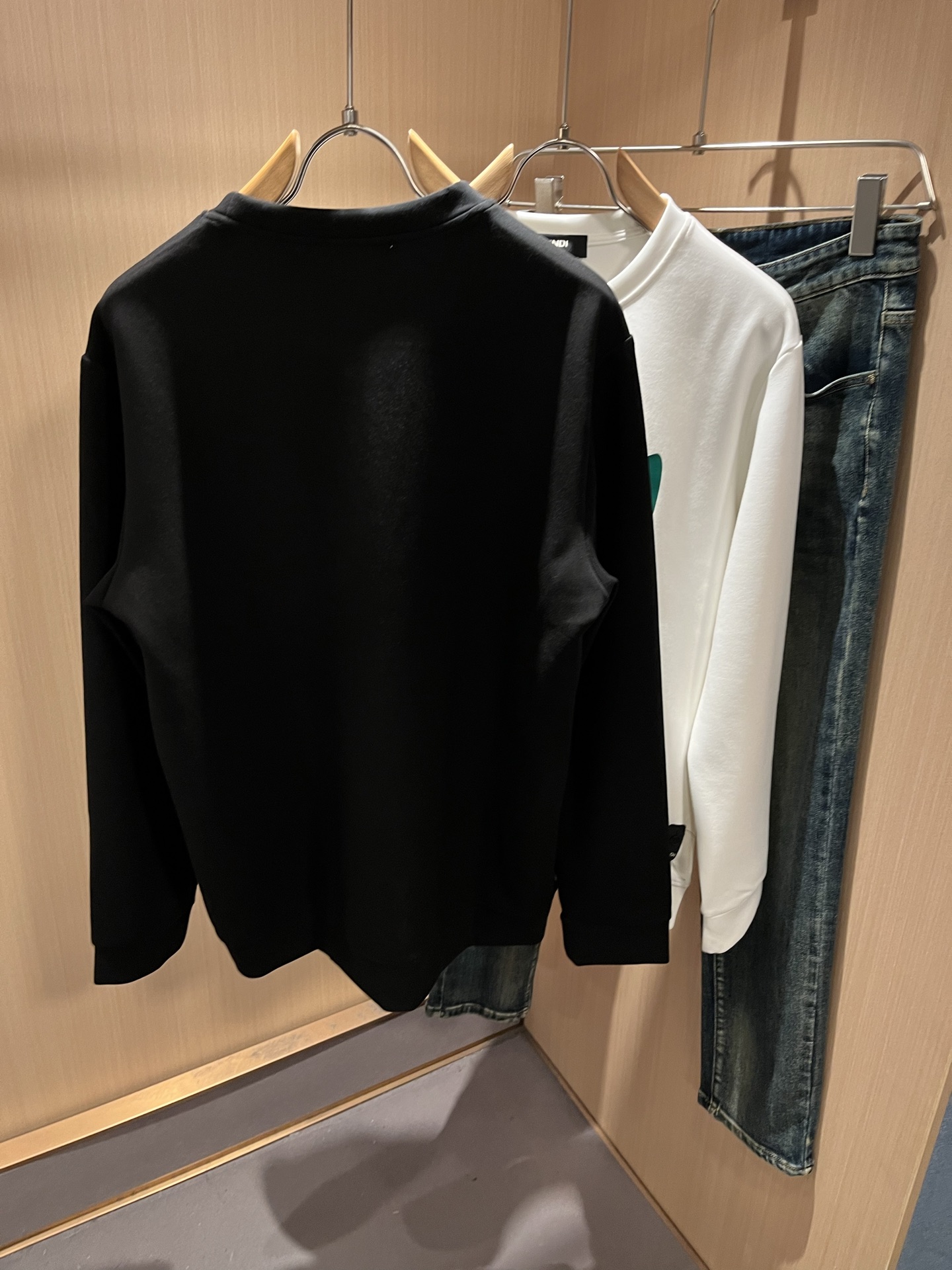 【⚠️最大穿240斤】 FEN*I 芬*迪2025秋冬新款FD家族男女同款卫衣，男女同款👫百搭。意大利原