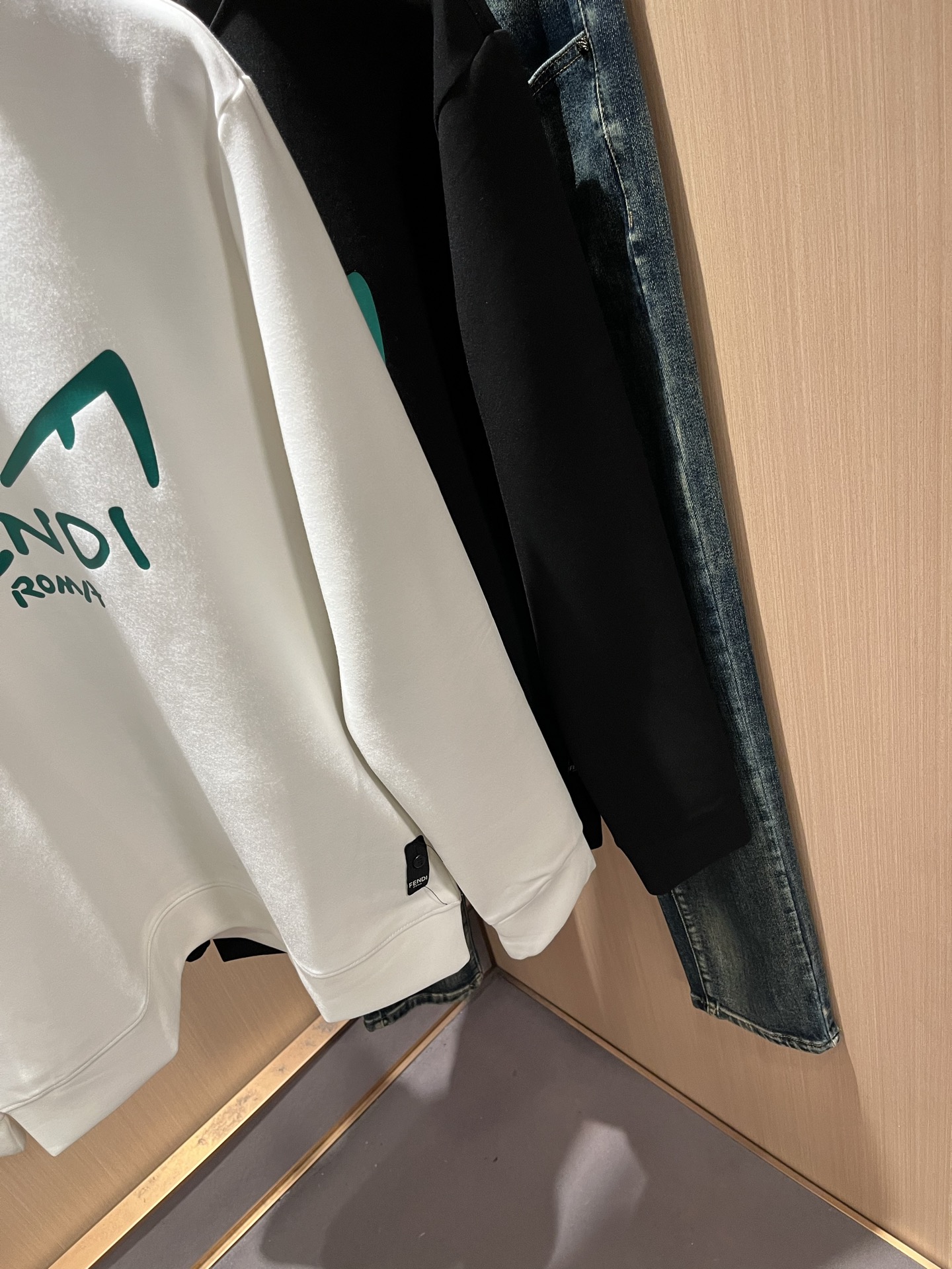 【⚠️最大穿240斤】 FEN*I 芬*迪2025秋冬新款FD家族男女同款卫衣，男女同款👫百搭。意大利原