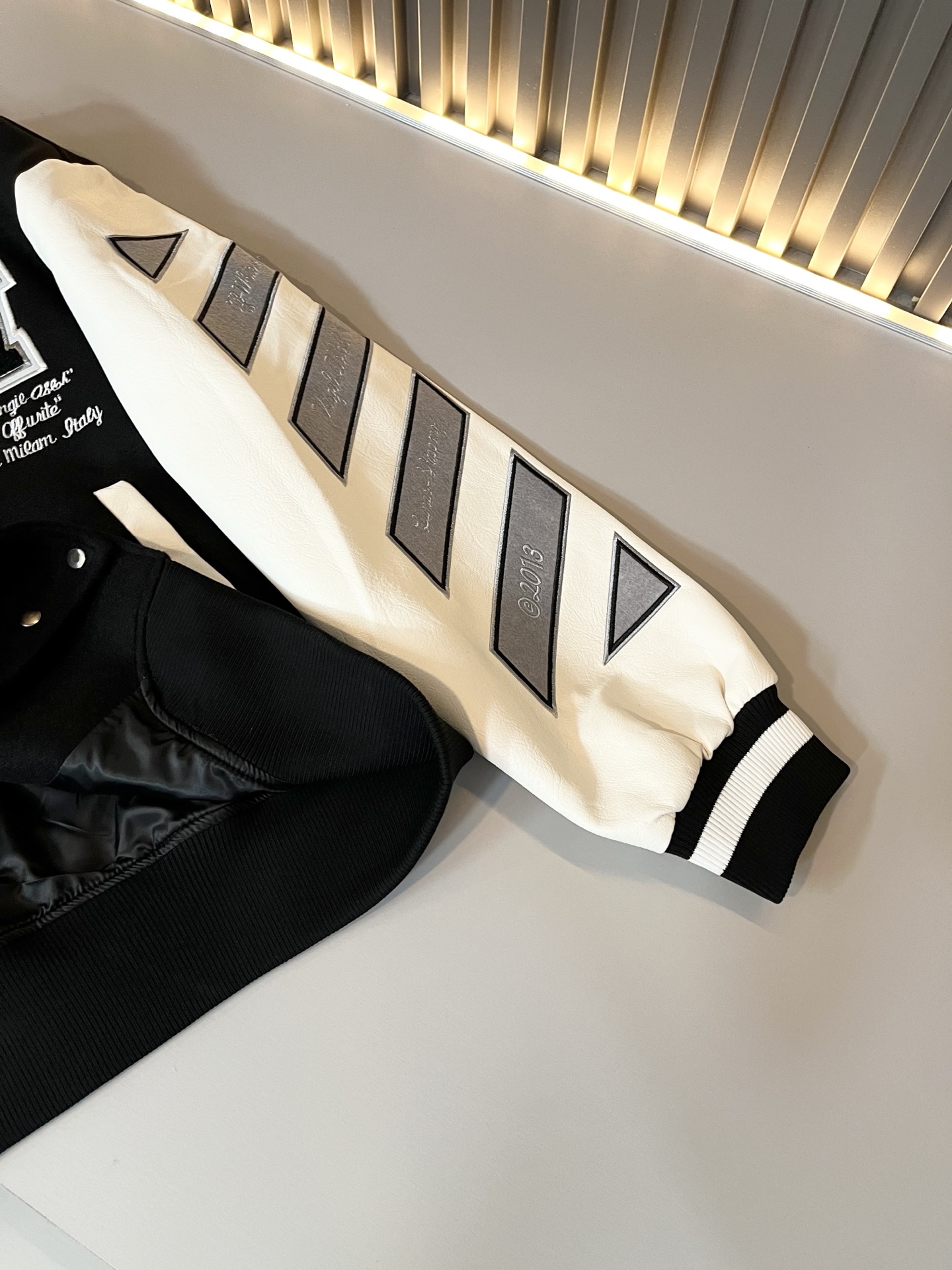 OFF WHITE 2025秋冬新款男士棒球服⚾️夹克外套，意大利原厂订单，代表性十足，规格感十足的精品