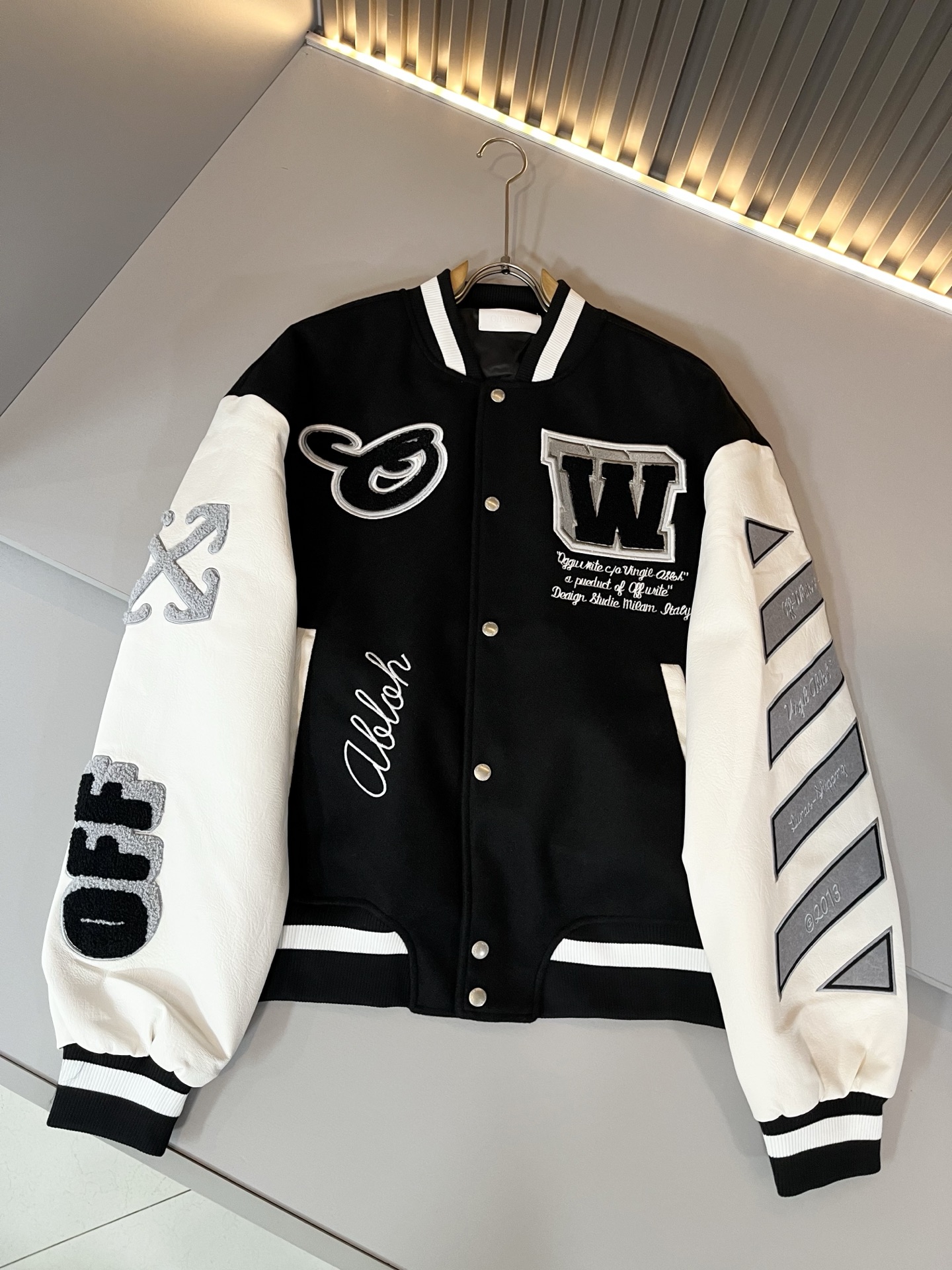 OFF WHITE 2025秋冬新款男士棒球服⚾️夹克外套，意大利原厂订单，代表性十足，规格感十足的精品