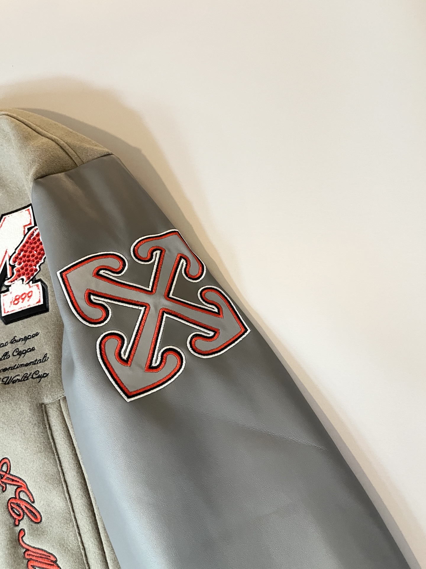 OFF WHITE 2025秋冬新款男士棒球服⚾️夹克外套，意大利原厂订单，代表性十足，规格感十足的精品