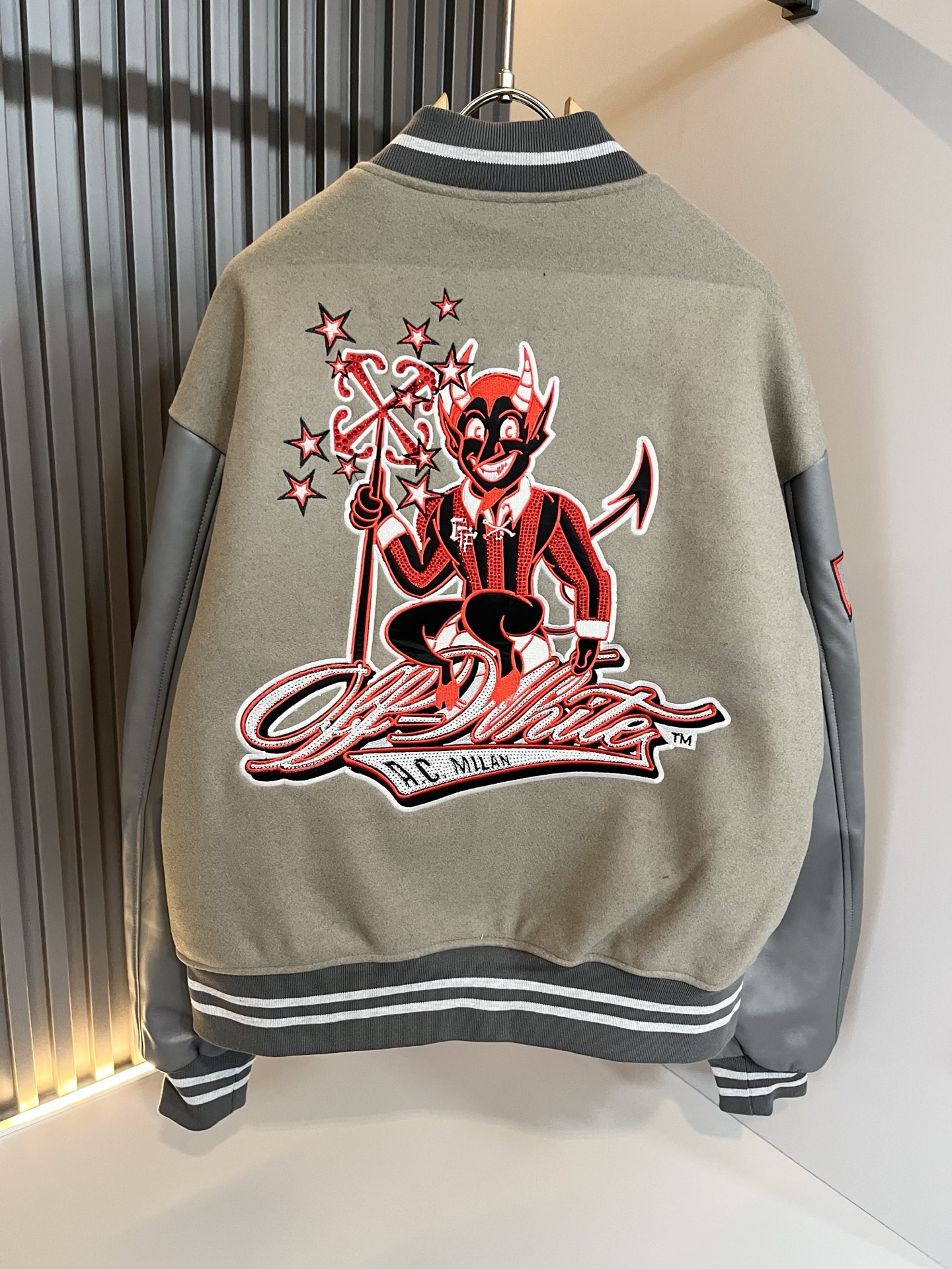 OFF WHITE 2025秋冬新款男士棒球服⚾️夹克外套，意大利原厂订单，代表性十足，规格感十足的精品