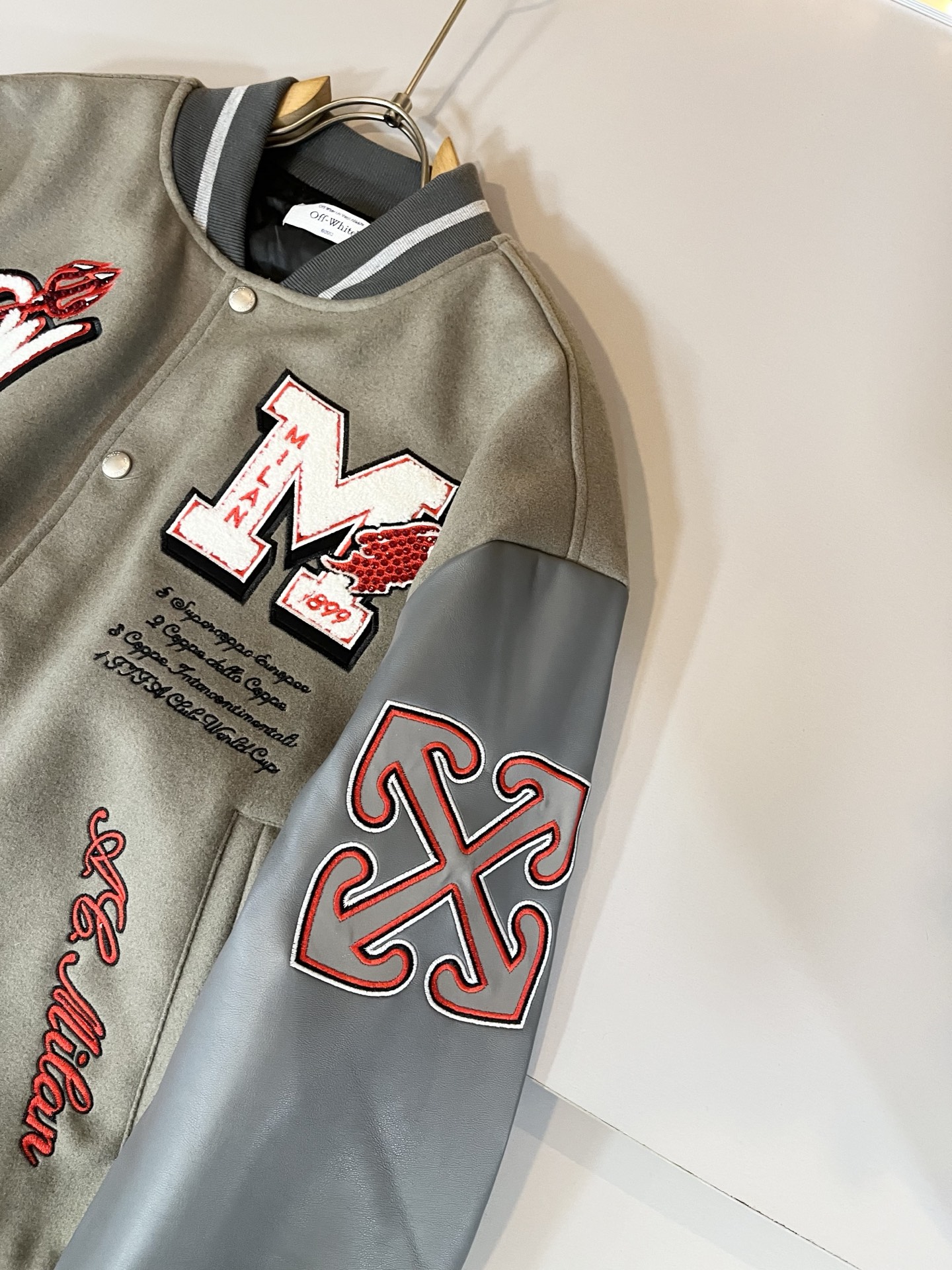 OFF WHITE 2025秋冬新款男士棒球服⚾️夹克外套，意大利原厂订单，代表性十足，规格感十足的精品