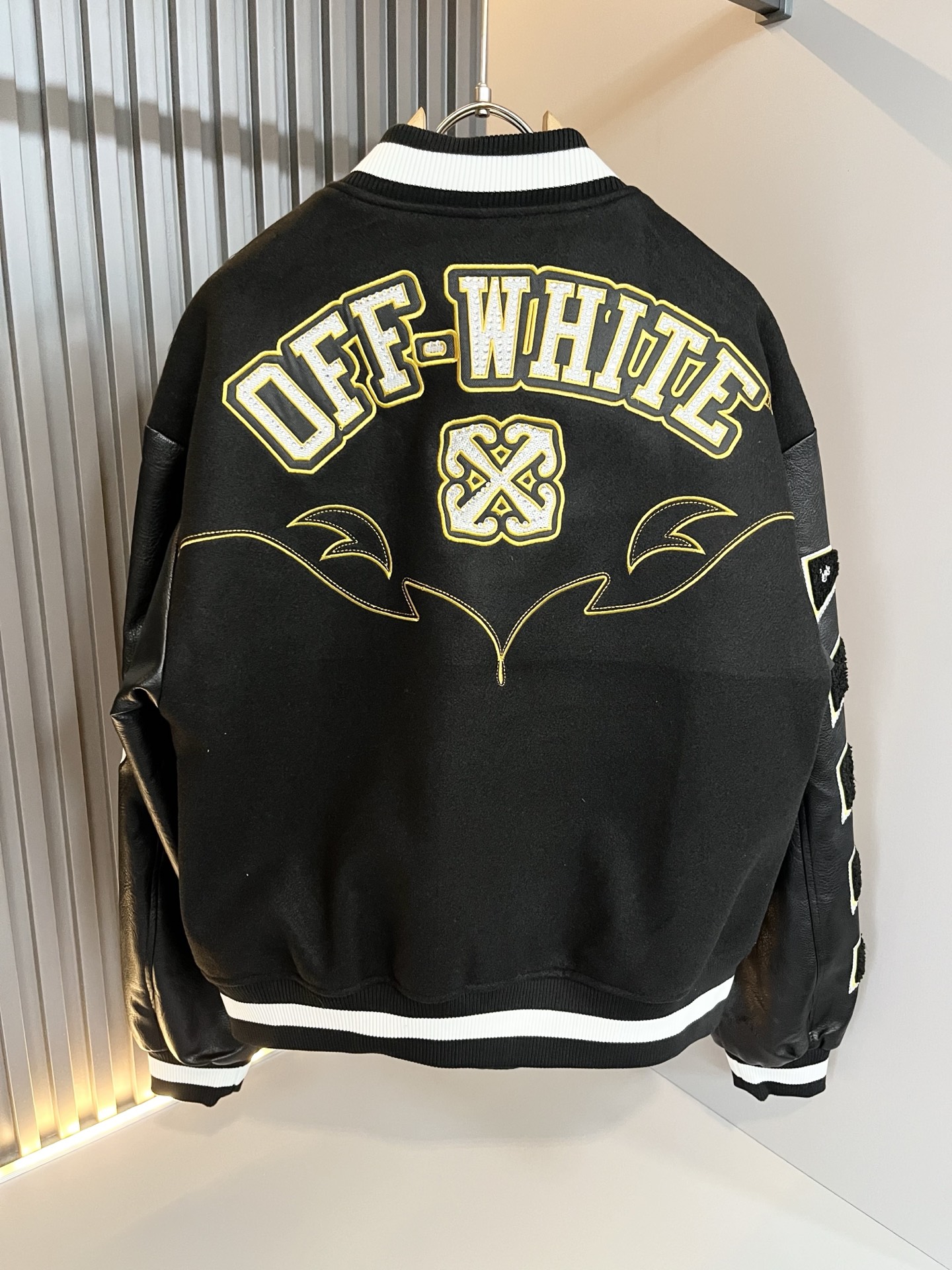 OFF WHITE 2025秋冬新款男士棒球服⚾️夹克外套，意大利原厂订单，代表性十足，规格感十足的精品
