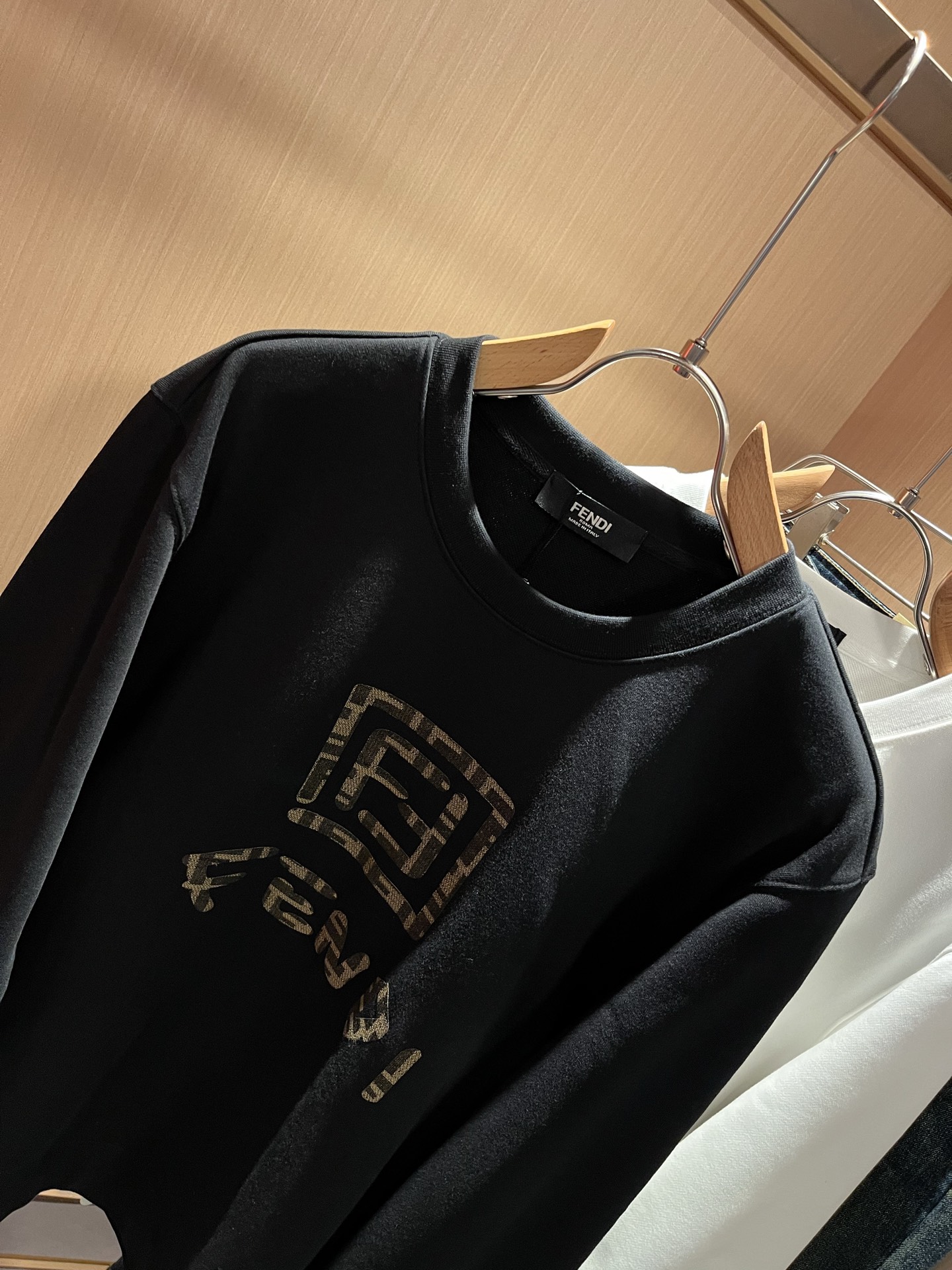 FEN*I 芬*迪2025秋冬新款FD家族男女同款小怪兽卫衣，男女同款👫百搭。意大利原厂订单，FD家族人