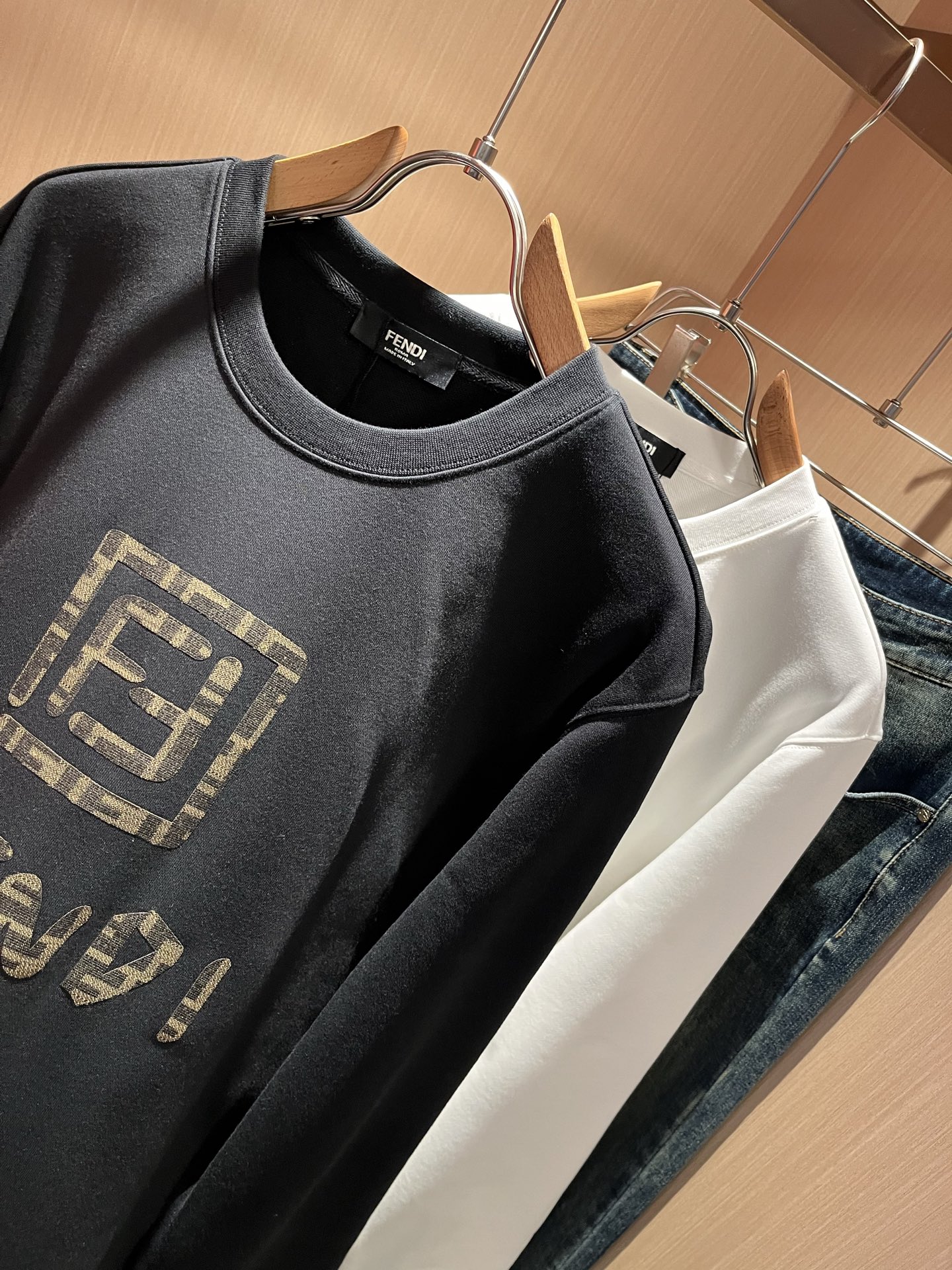 FEN*I 芬*迪2025秋冬新款FD家族男女同款小怪兽卫衣，男女同款👫百搭。意大利原厂订单，FD家族人